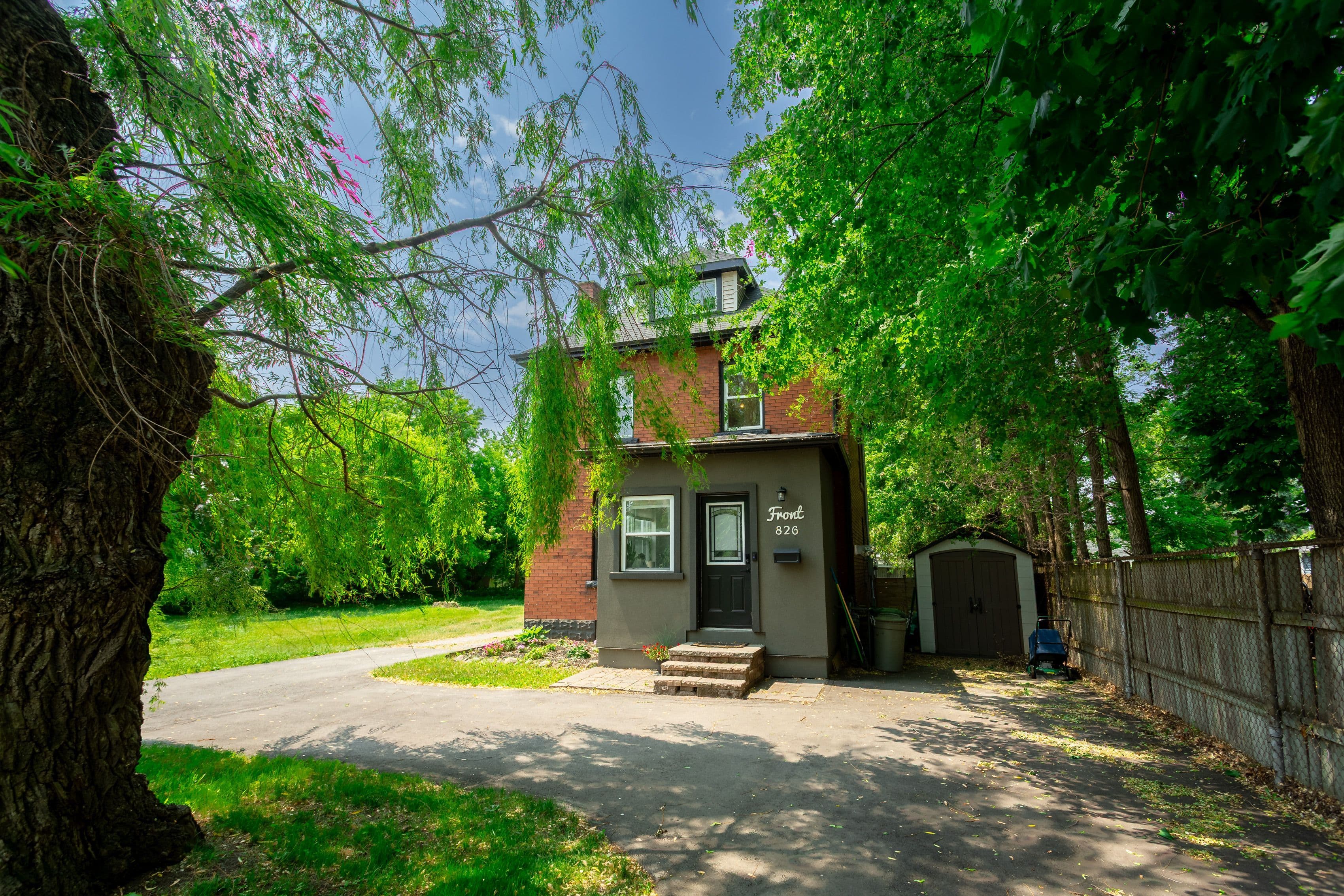 826 Beach Boulevard, Hamilton, ON L8H 6Z4