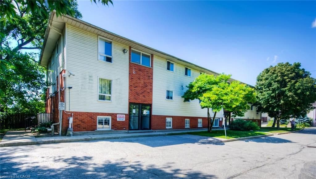 119 CEDAR Street S 15, Waterloo, ON N2G 3L6