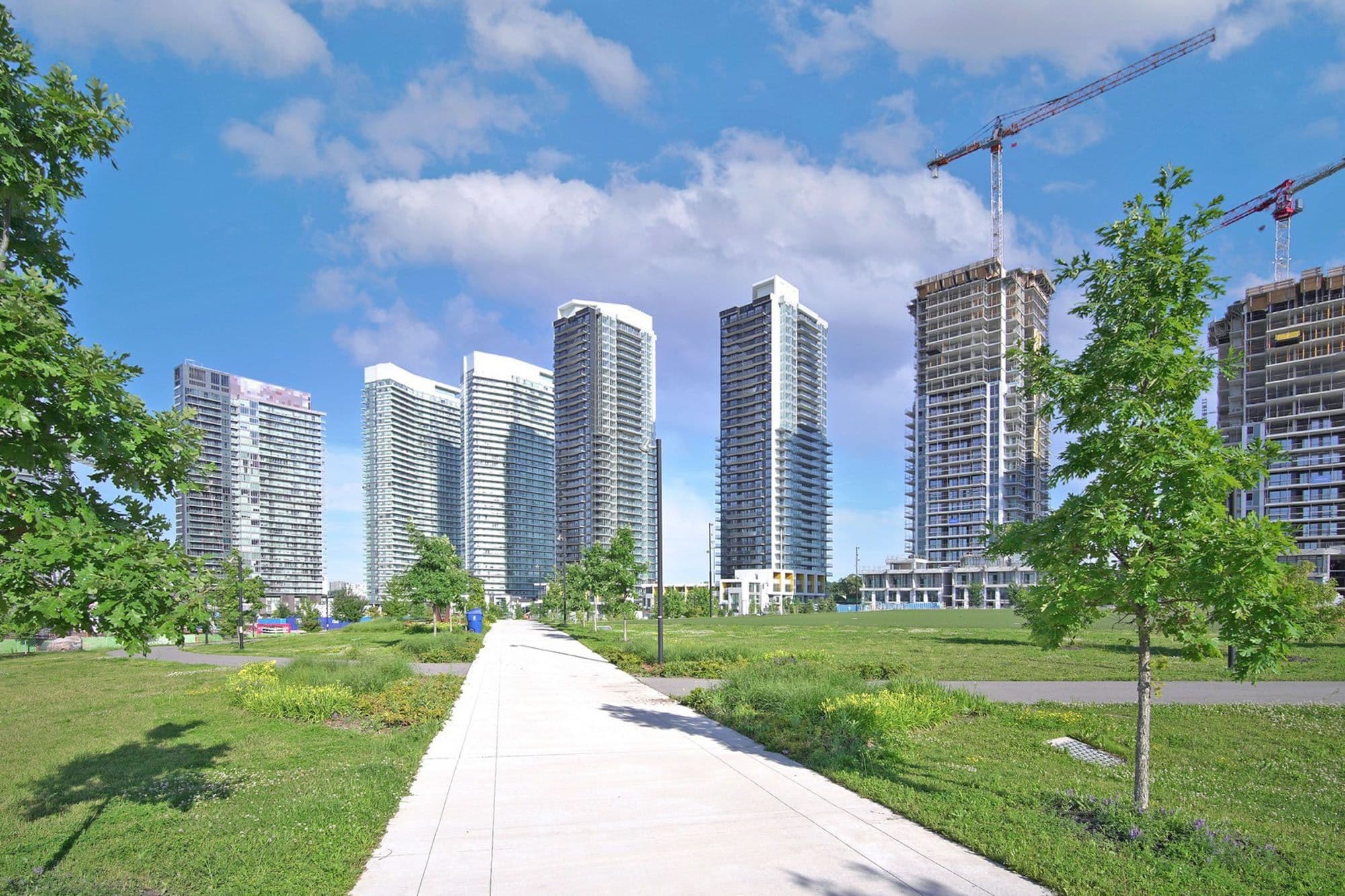 95 McMahon Drive PH4101, Toronto C15, ON M2K 0H1