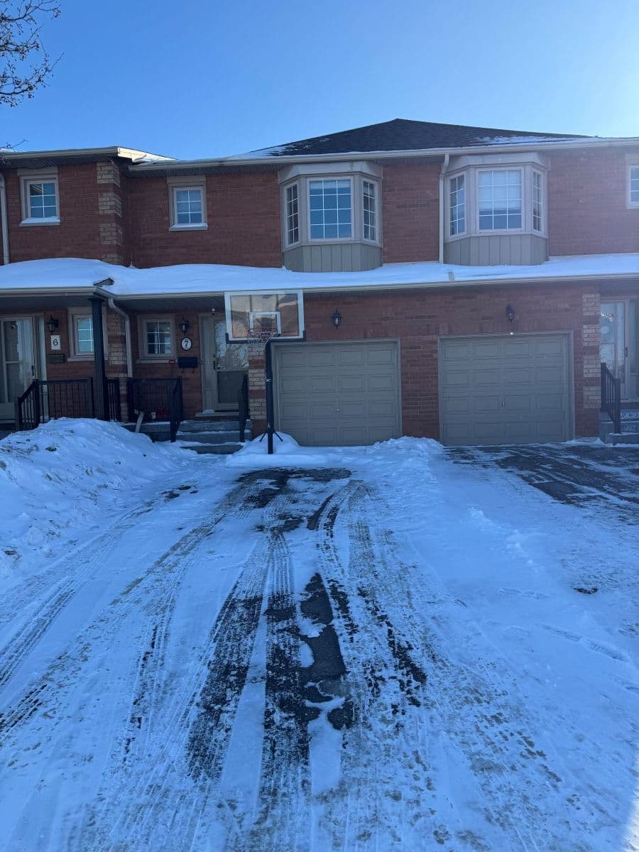 255 Mount Albion Road 7, Hamilton, ON L8K 6P7