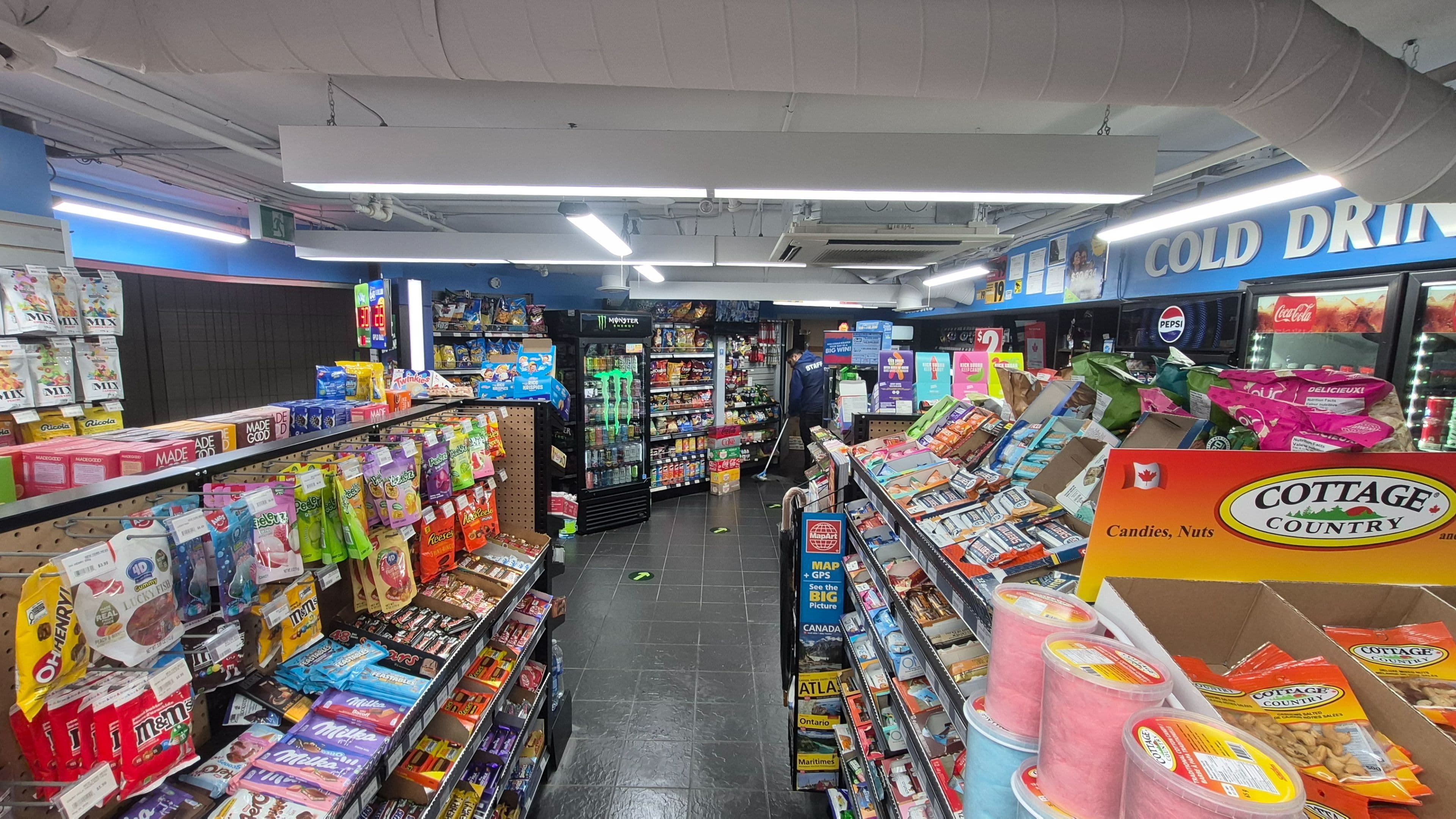 33 Bloor Street E 12, Toronto C01, ON M4W 3H1