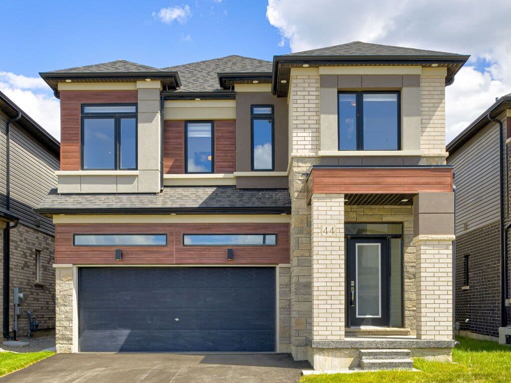 44 Dennis Avenue, Brantford, ON N3V 0B9