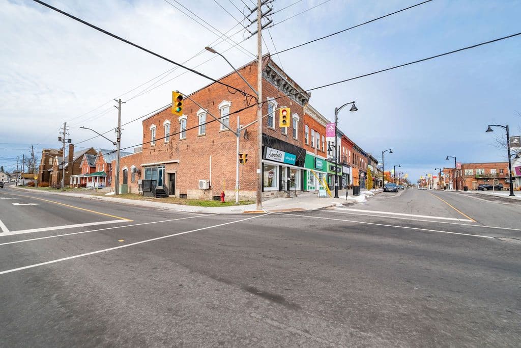 4 Elgin Street, Arnprior, ON K7S 1N3