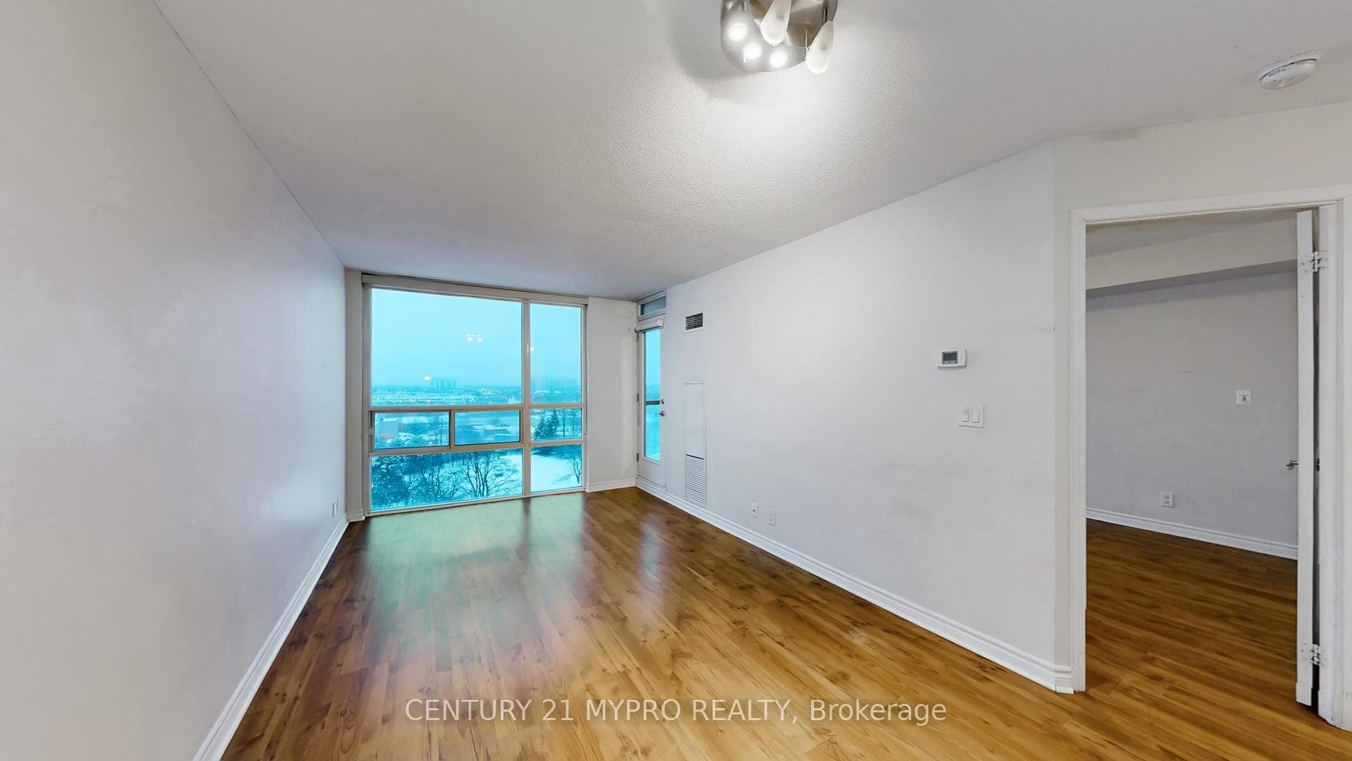 68 Grangeway Avenue 1107, Toronto E09, ON M1H 0A1