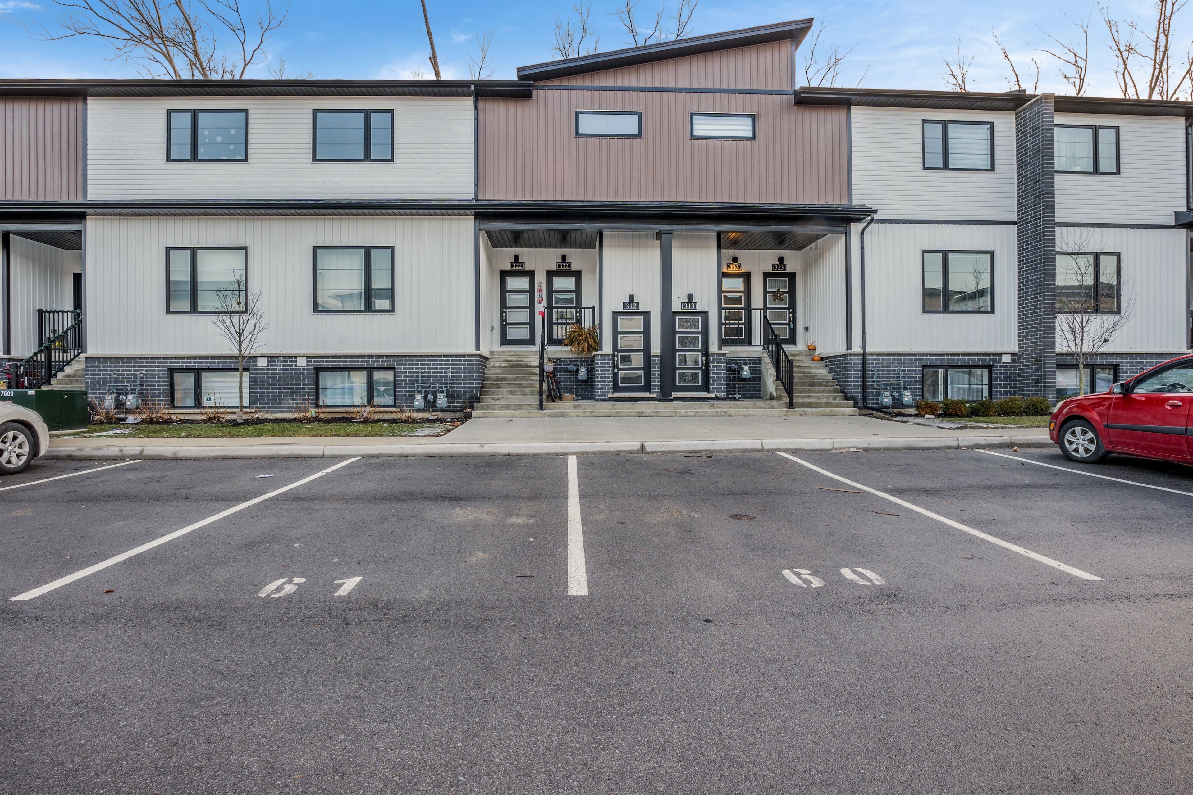 4263 FOURTH Avenue UNIT 332, Niagara Falls, ON L2E 0C2