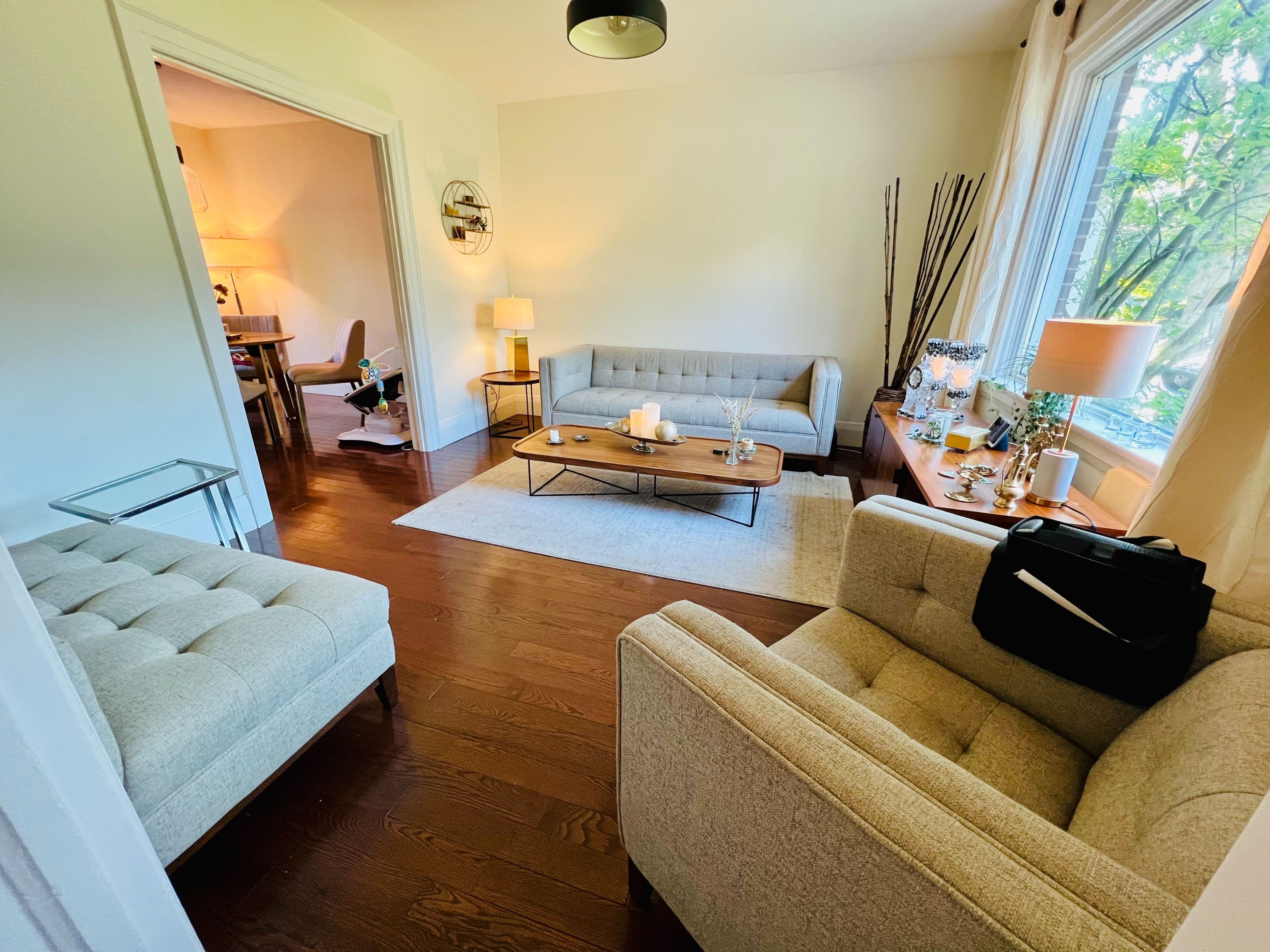 372 Roehampton Avenue, Toronto C10, ON M4P 1S4