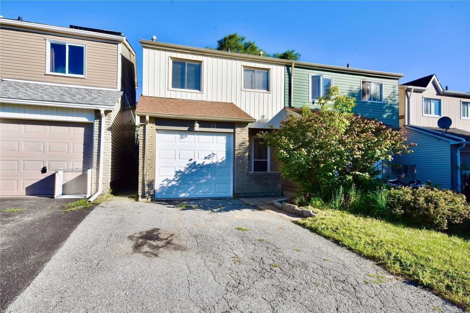 12 Robin Court, Barrie, ON L4M 5M1
