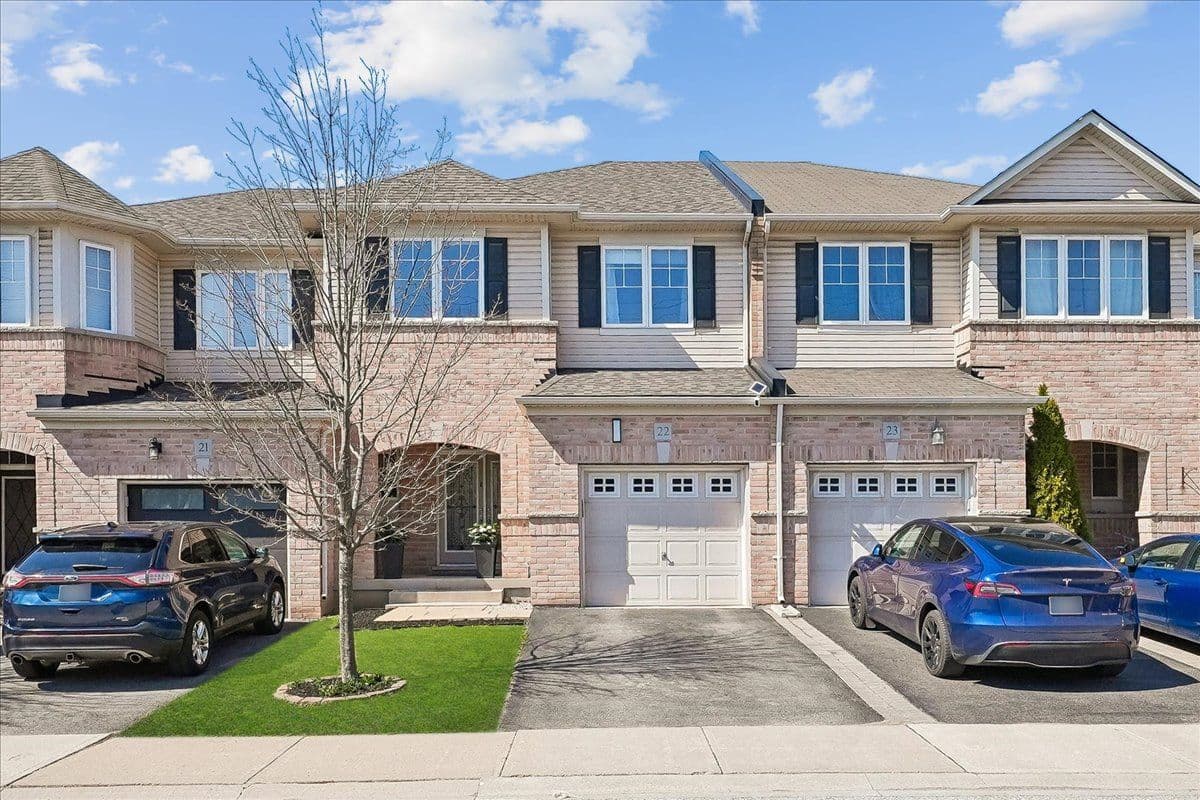 2019 Trawden Way 22, Oakville, ON L6M 0M3