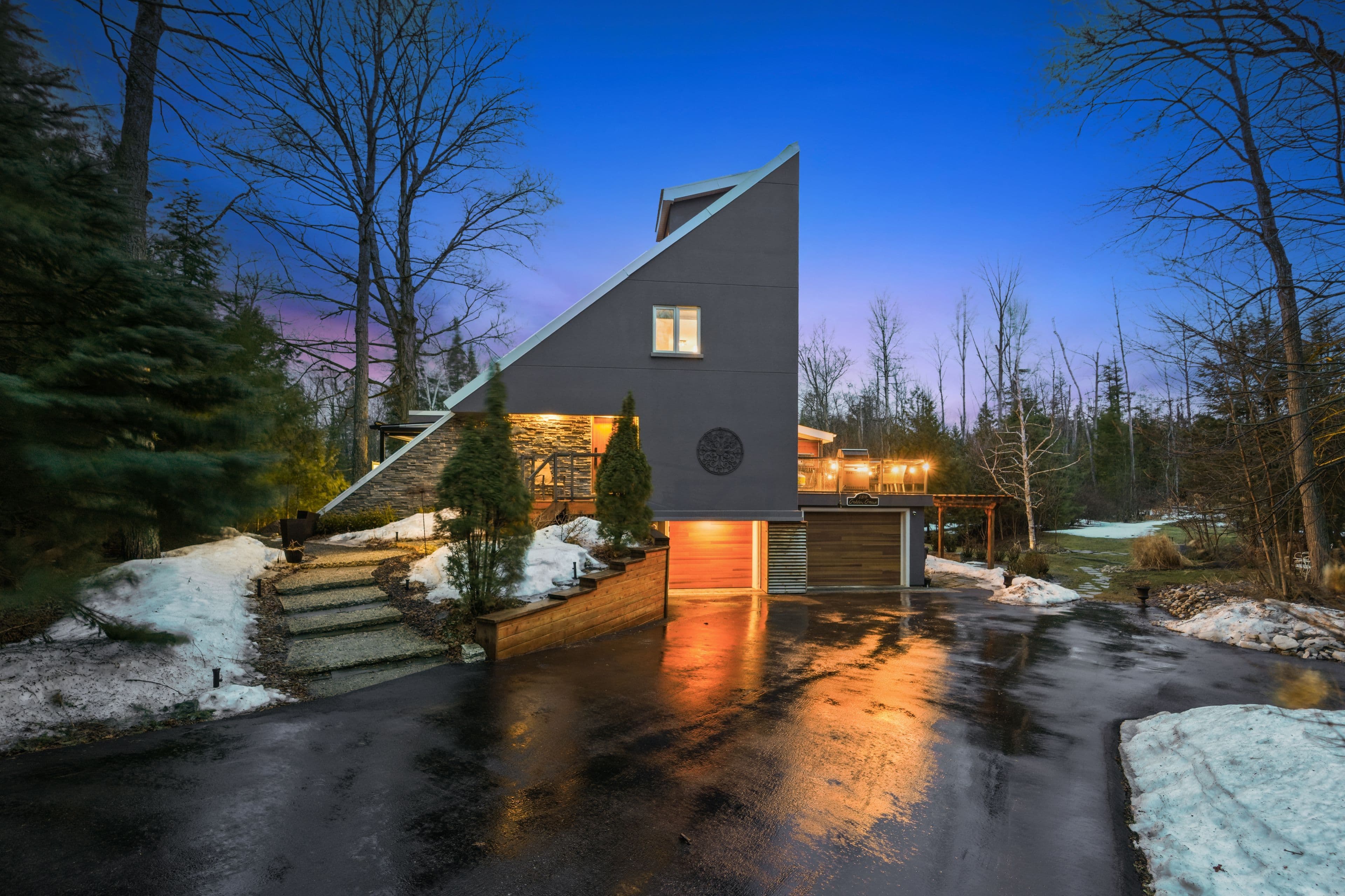 2814 Forks Of The Credit Road, Caledon, ON L7K 2H5