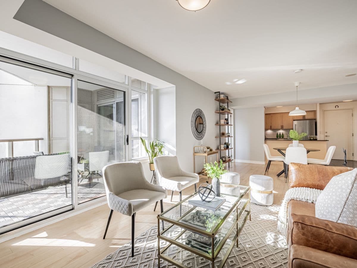 812 Lansdowne Avenue 627, Toronto W02, ON M6H 4K5