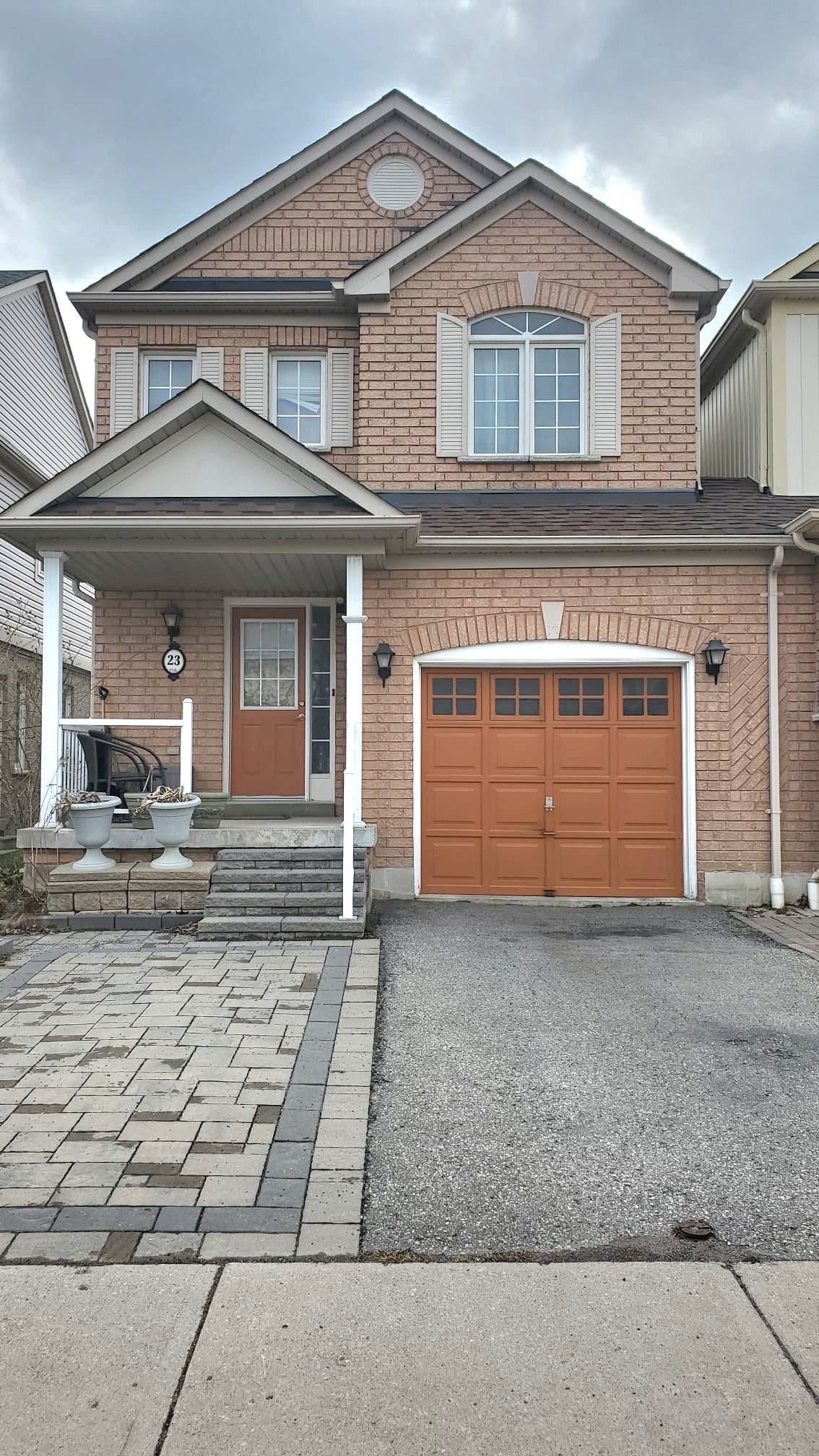 23 Robideau Place BSMT, Whitby, ON L1R 3G6