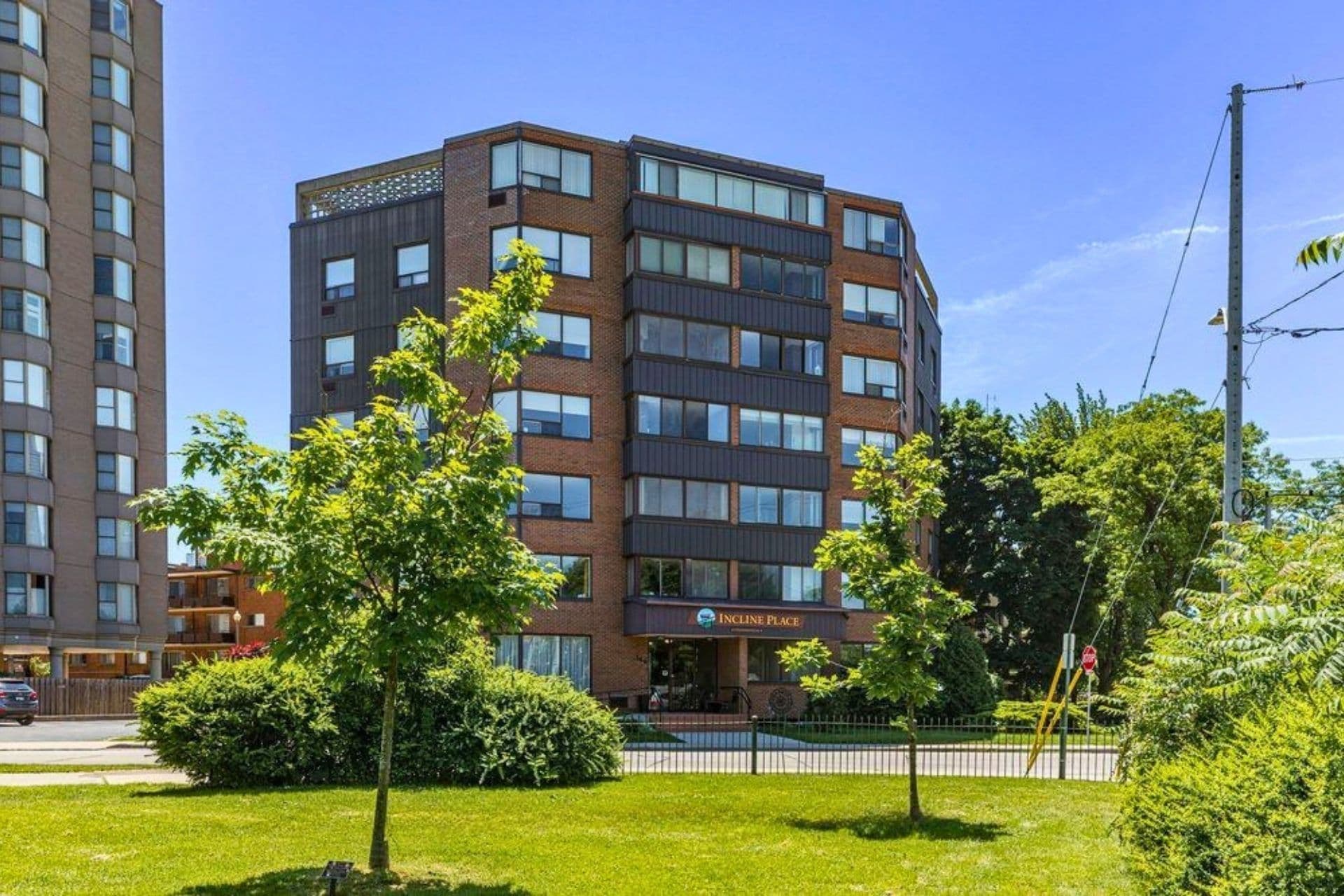 166 Mountain Park Avenue 201, Hamilton, ON L8V 1A1