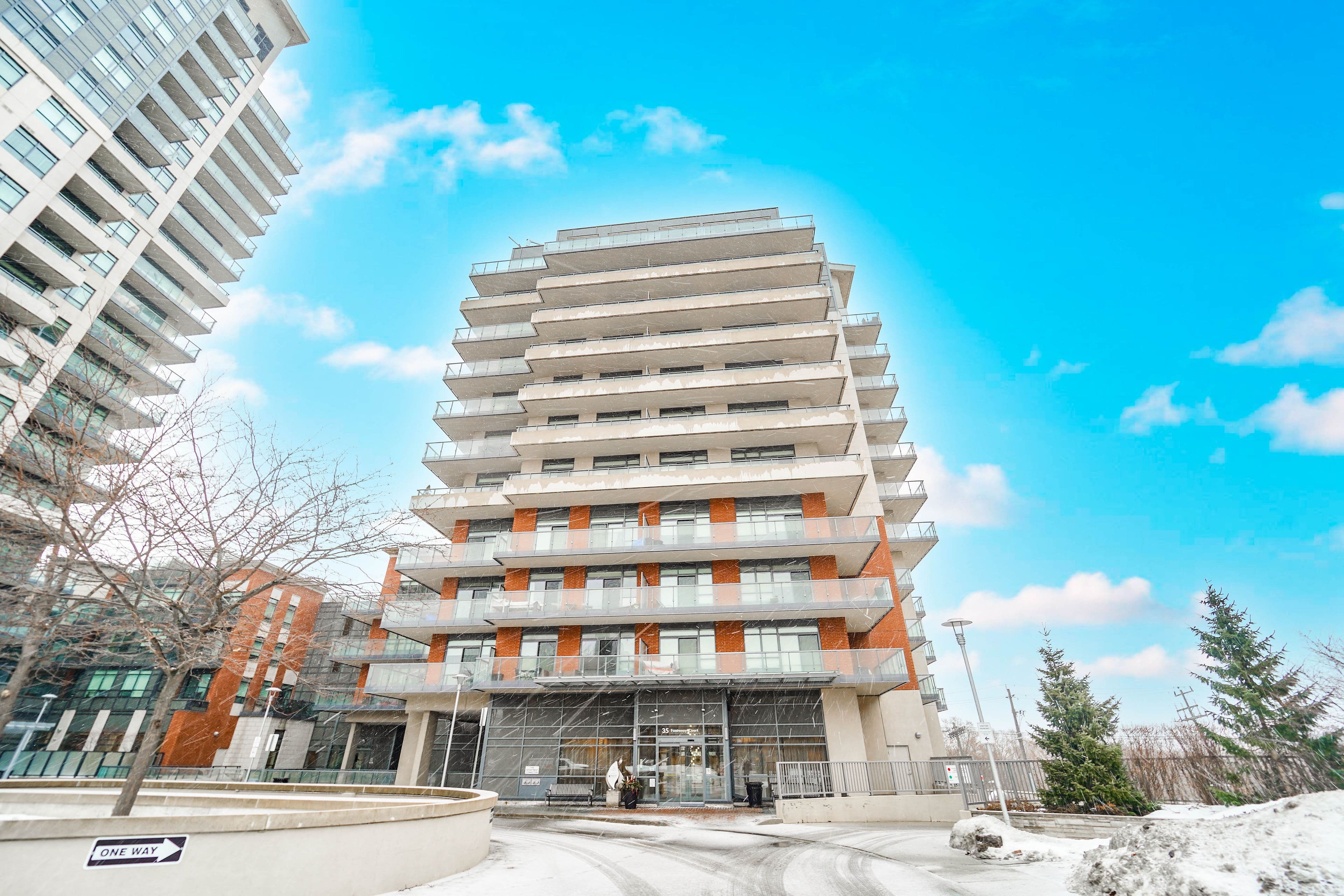 35 Fontenay Court 409, Toronto W08, ON M9A 0C4
