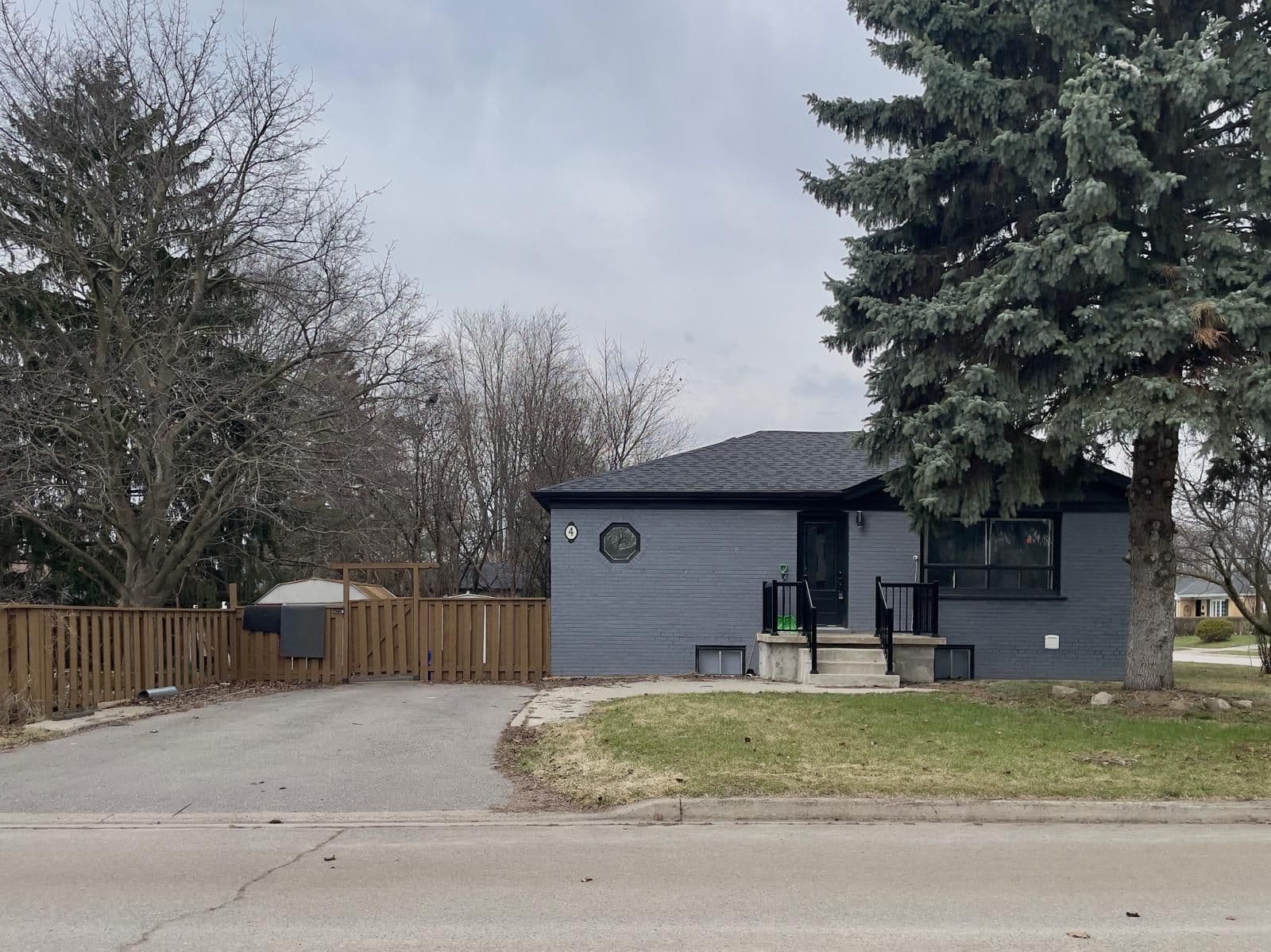 4 Keats Avenue Main, Halton Hills, ON L7G 1T4