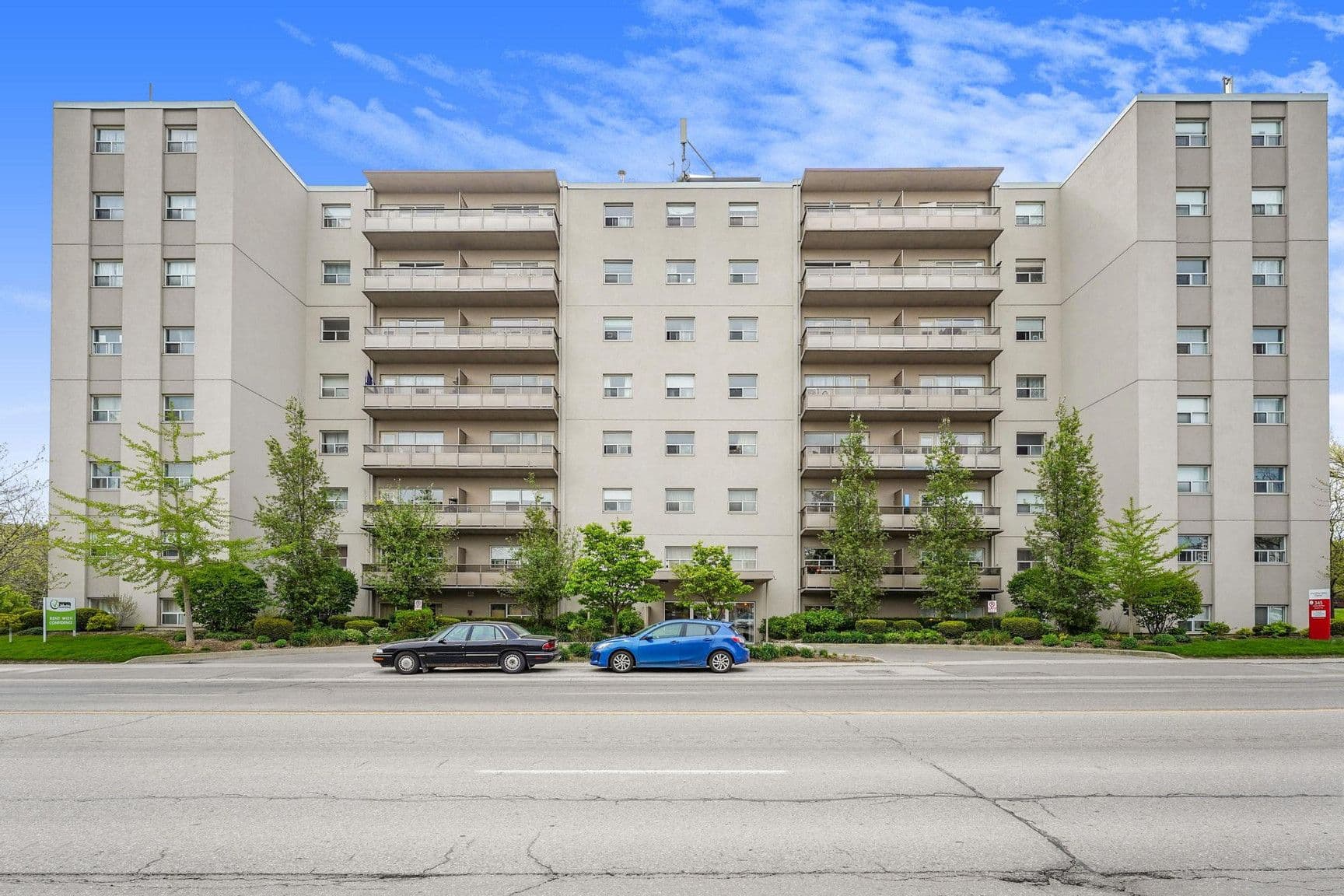 345 Lakeshore Road W 707, Mississauga, ON L5H 1H2
