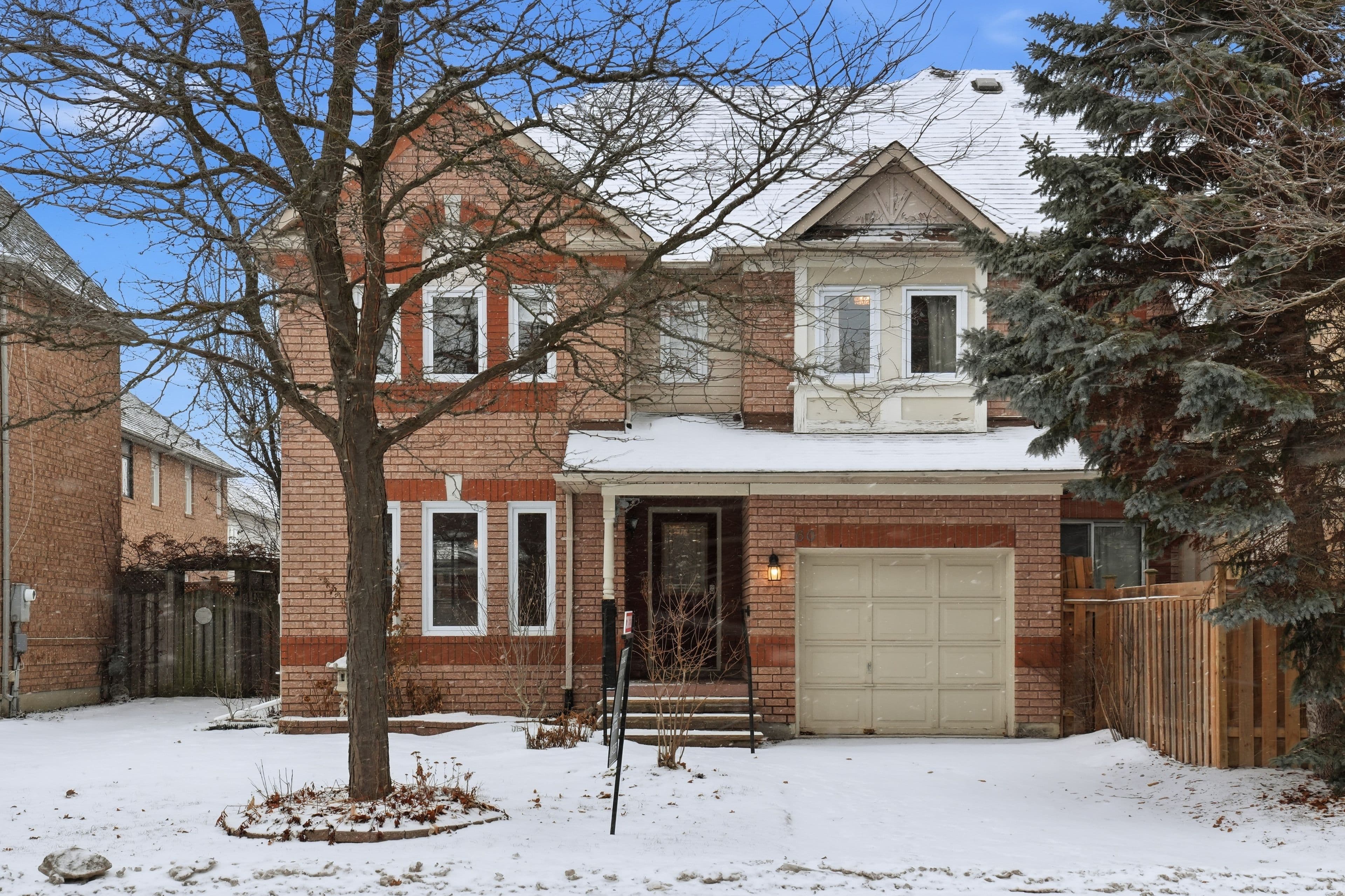 60 Snedden Avenue, Aurora, ON L4G 7K6