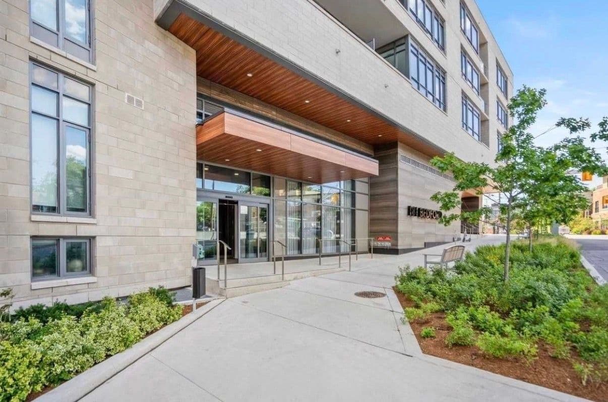 181 Bedford Road 1708, Toronto C02, ON M5R 1J8