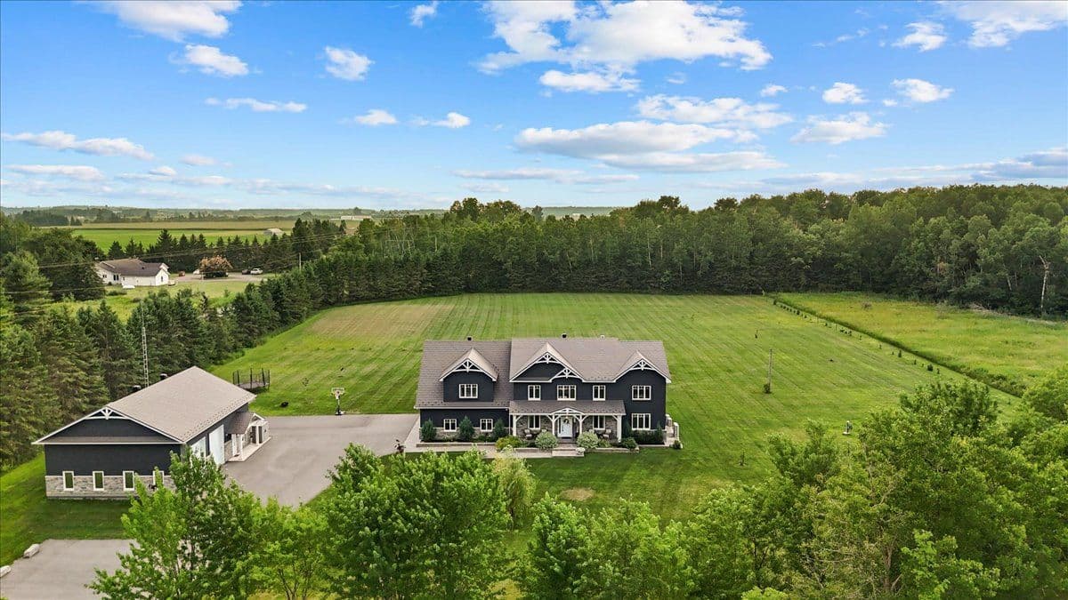 2440 Emmett Road, Orleans - Cumberland and Area, ON K4C 1S1