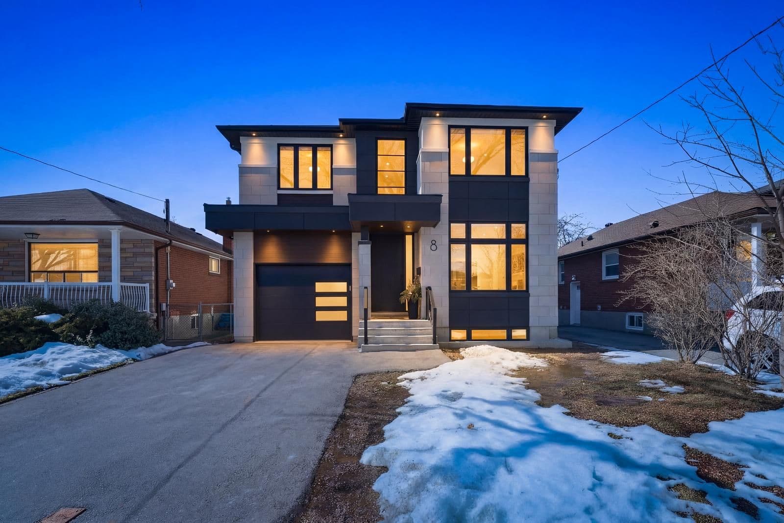8 Ramsbury Road, Toronto W08, ON M8Z 4V3