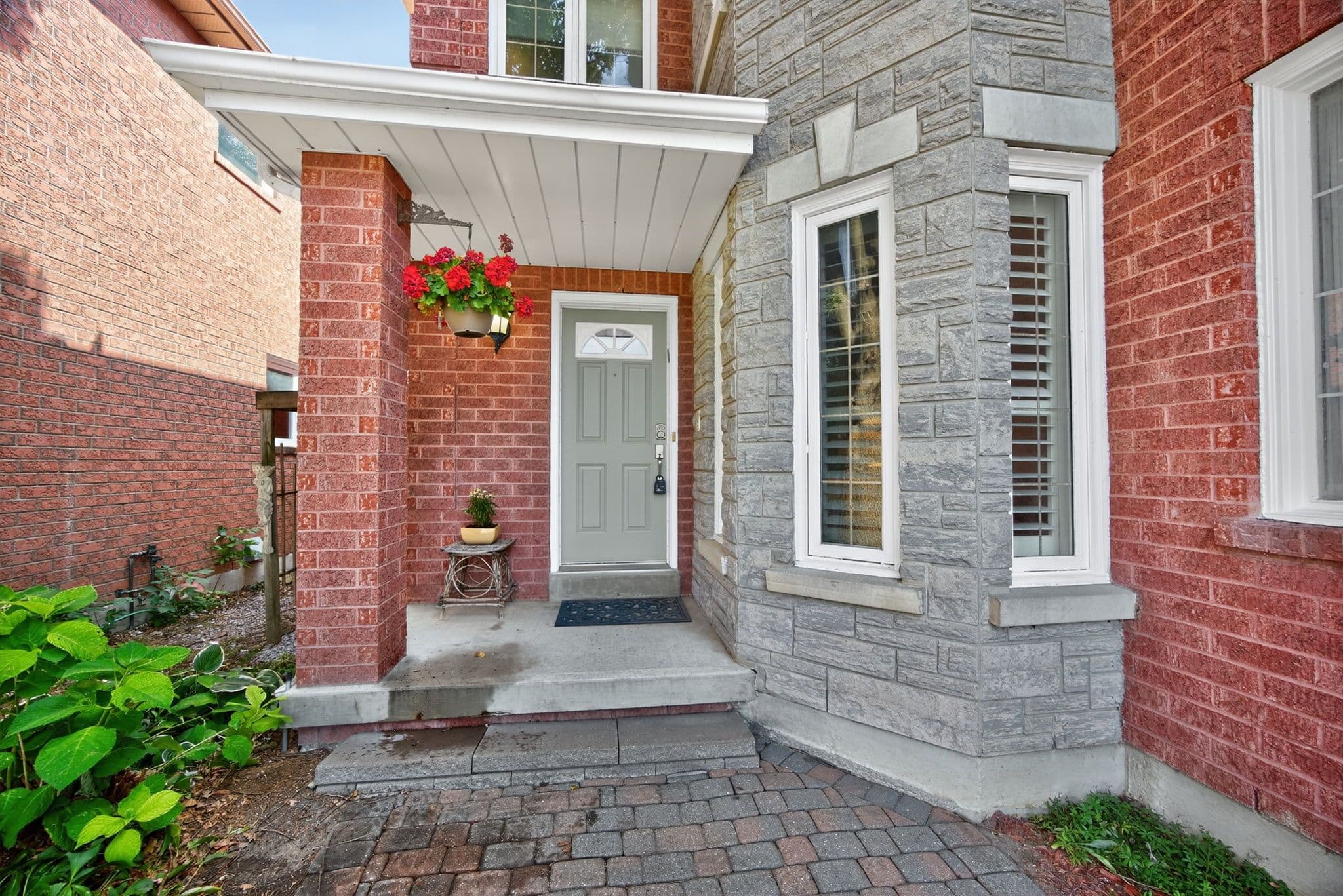 591 Plantation Gate, Newmarket, ON L3X 2C2