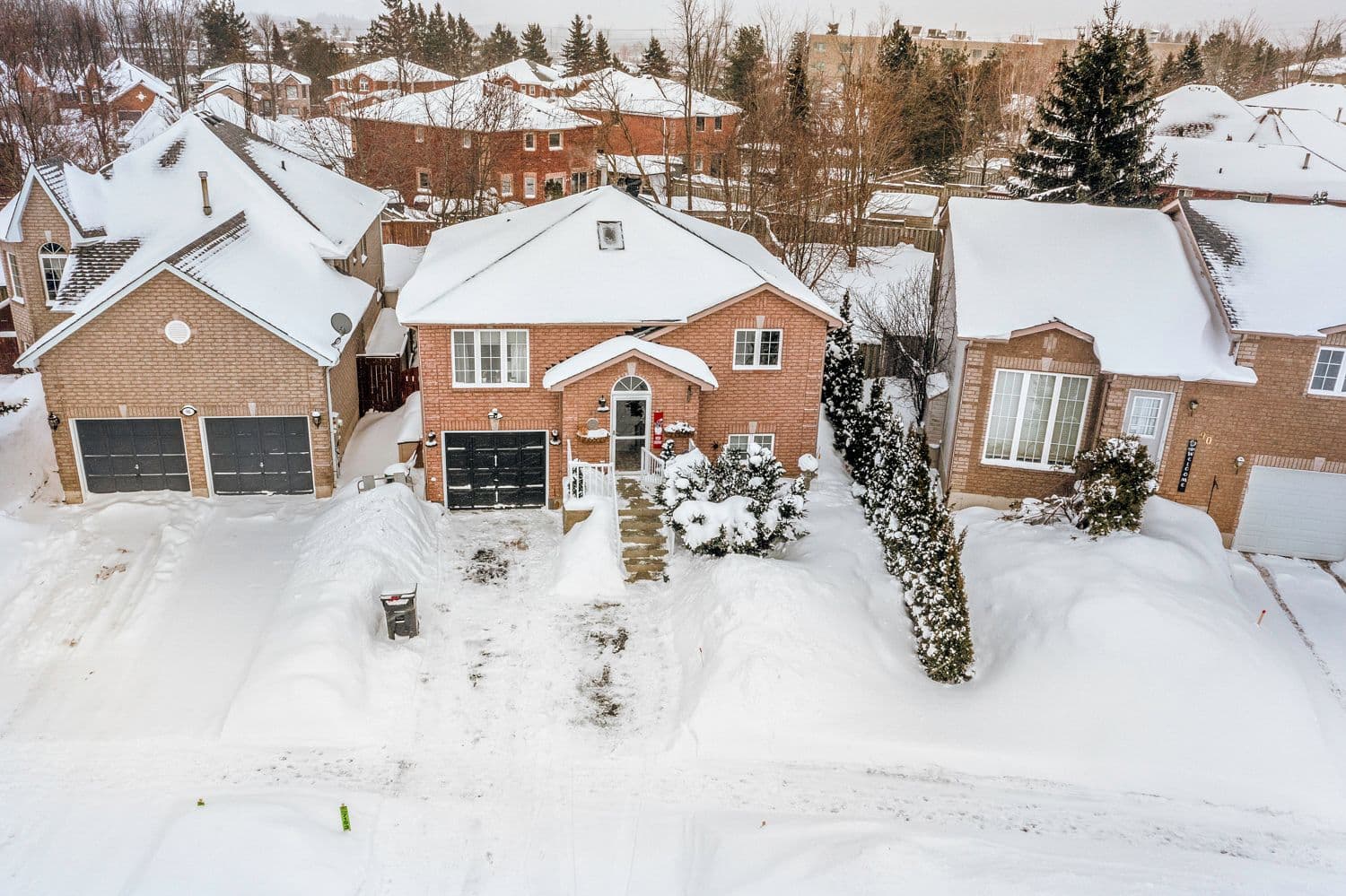 92 Snowy Owl Crescent, Barrie, ON L4M 6P8