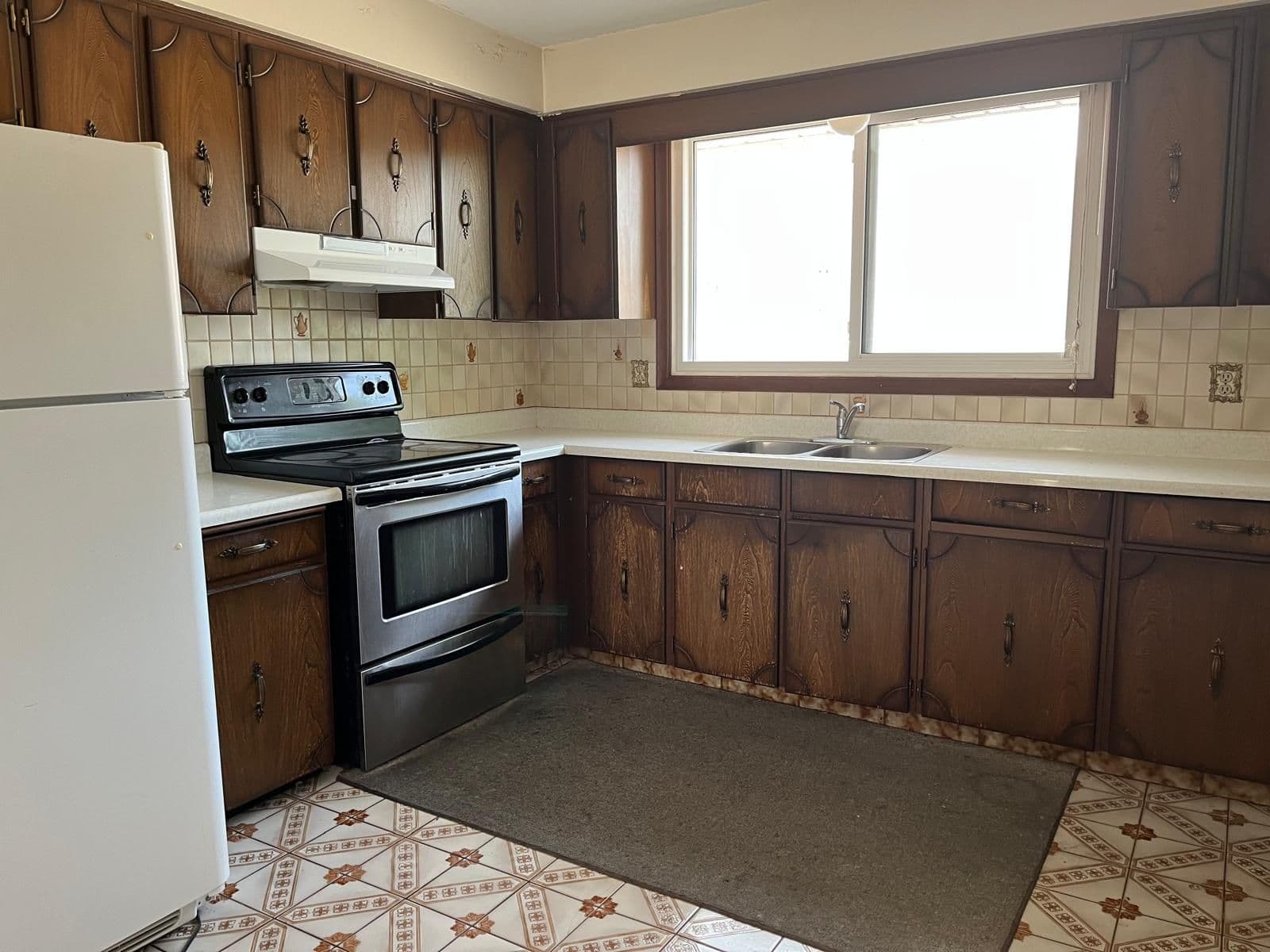 617 West 5th Street, Hamilton, ON L9C 3R1