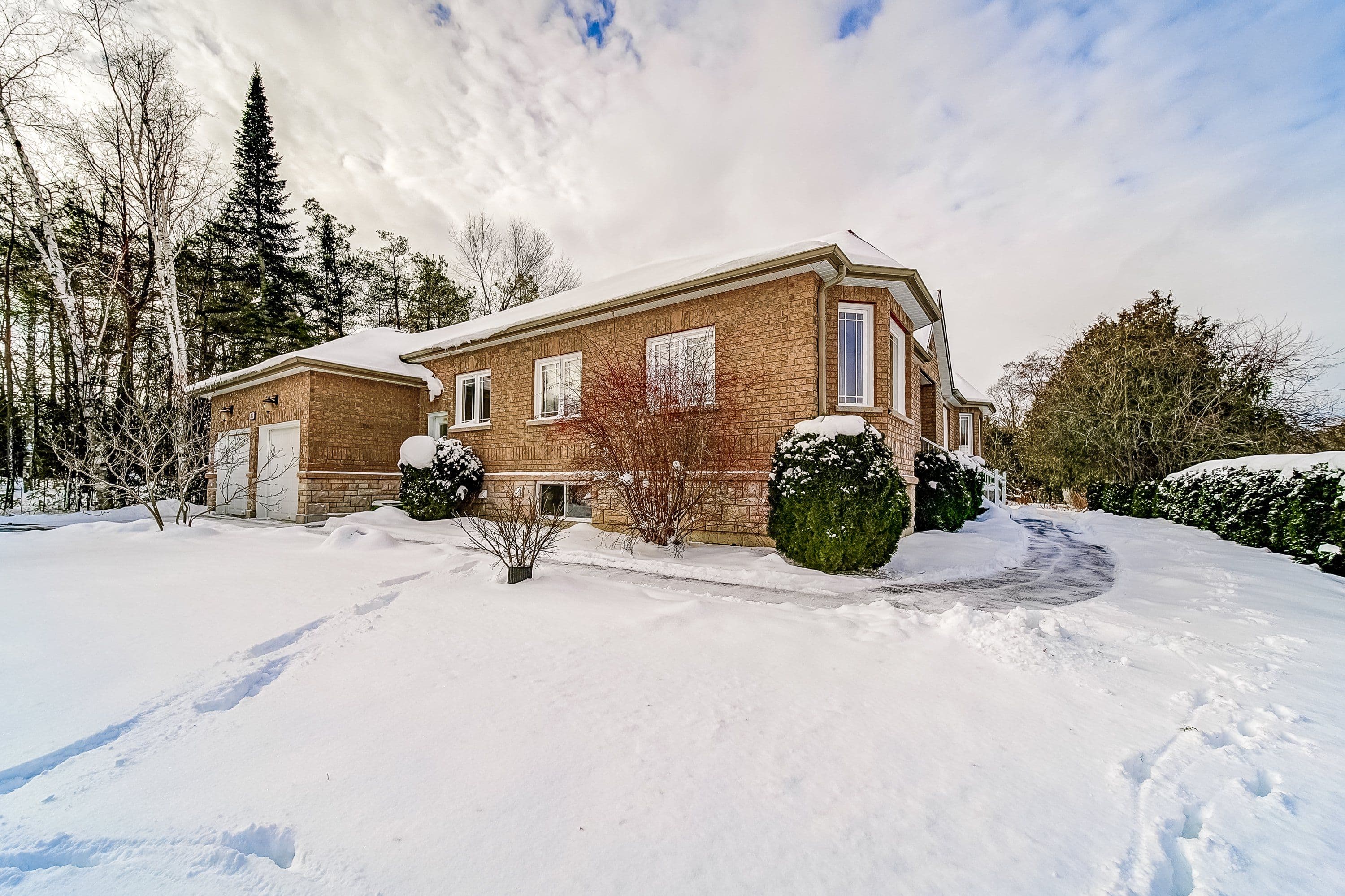 46 Alexander Boulevard, Georgina, ON L0E 1L0