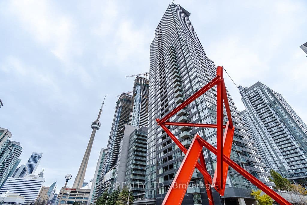 25 Telegram Mews 1015, Toronto C01, ON M5V 3Z1