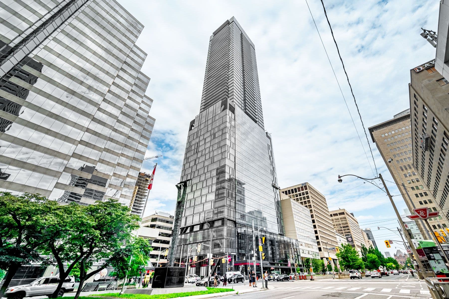 488 University Avenue 5302, Toronto C01, ON M5G 0C1