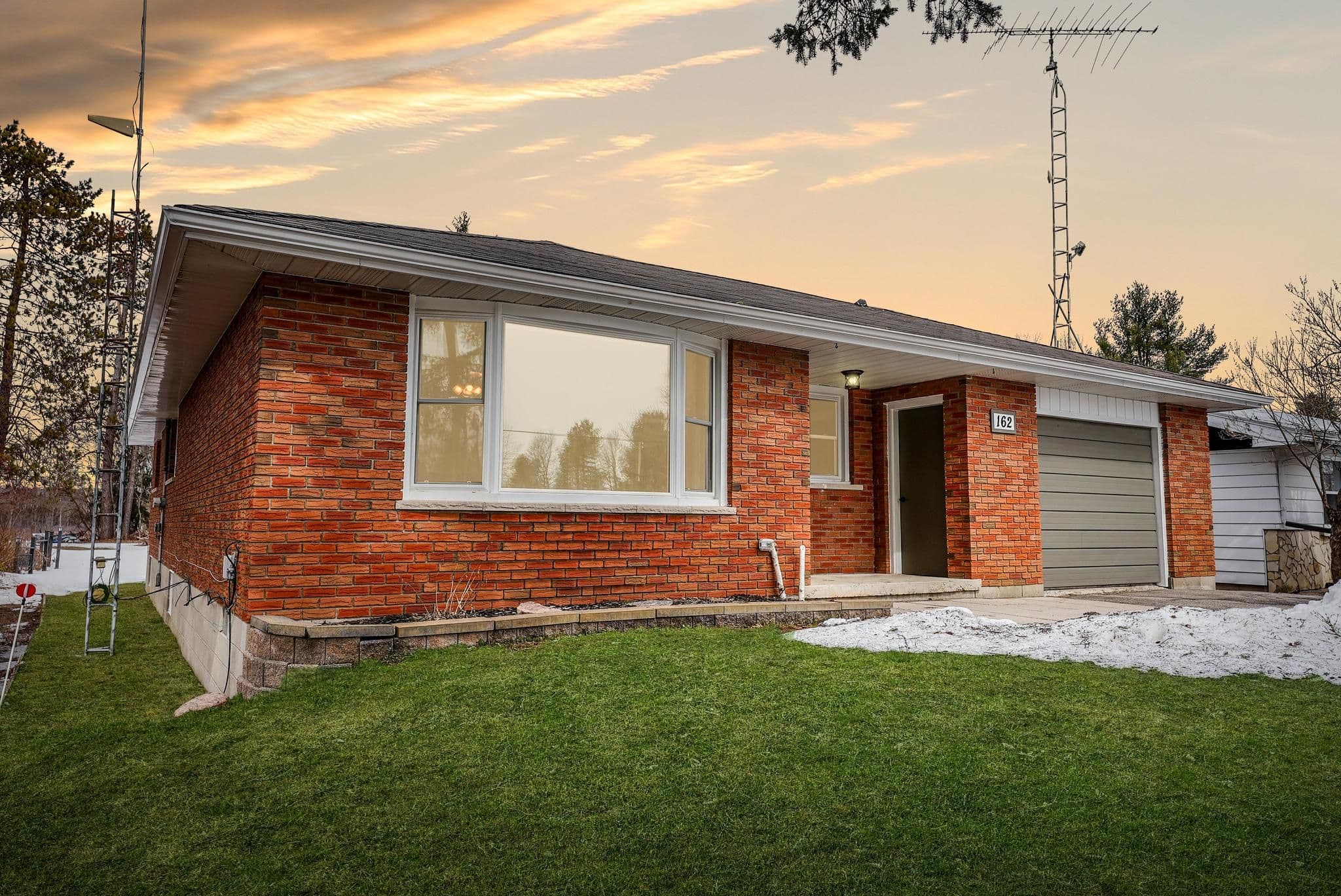 162 Hillside Drive, Kawartha Lakes, ON K0M 1C0