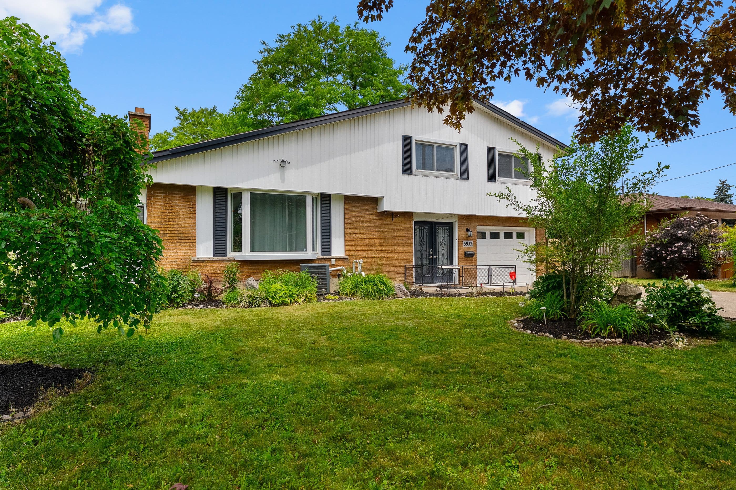6937 Waterloo Drive, Niagara Falls, ON L2J 1E3