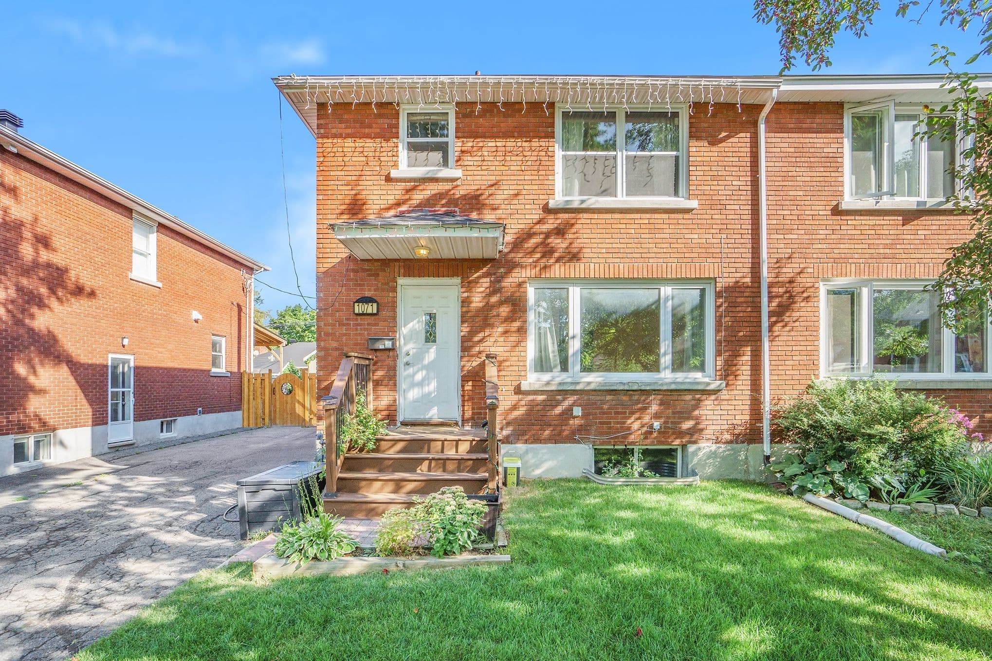 1071 Aldea Avenue, Billings Bridge - Riverside Park and Area, ON K1H 8B8