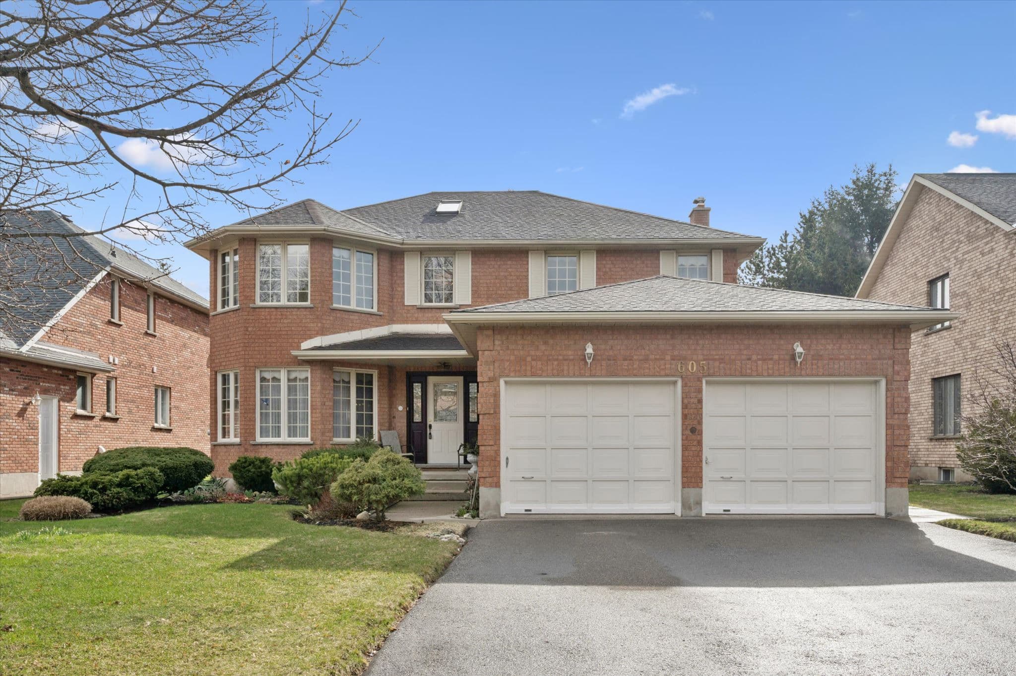 605 Stonebury Crescent, Waterloo, ON N2K 3R2