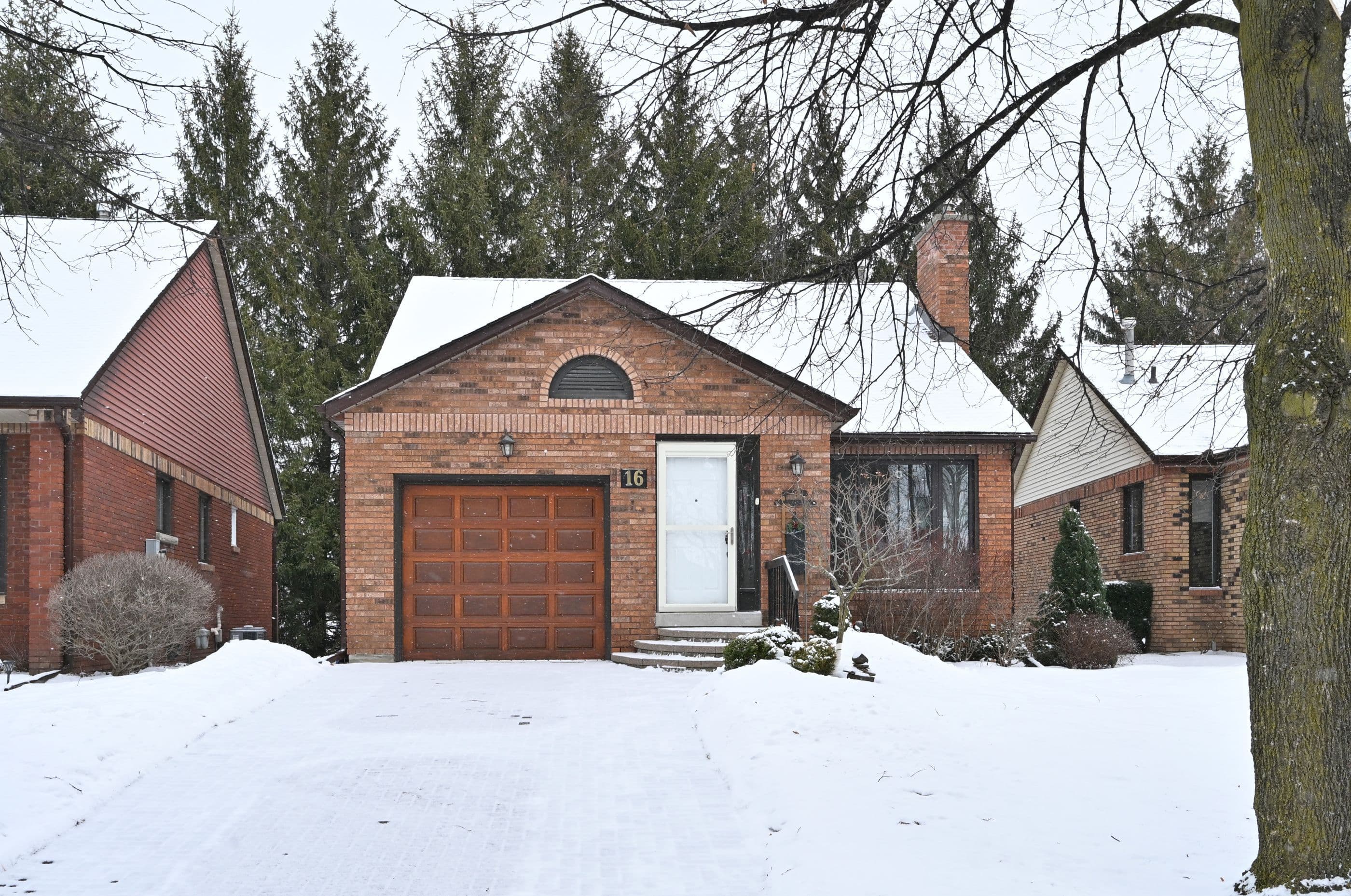 16 Green Briar Road, New Tecumseth, ON L9R 1R5