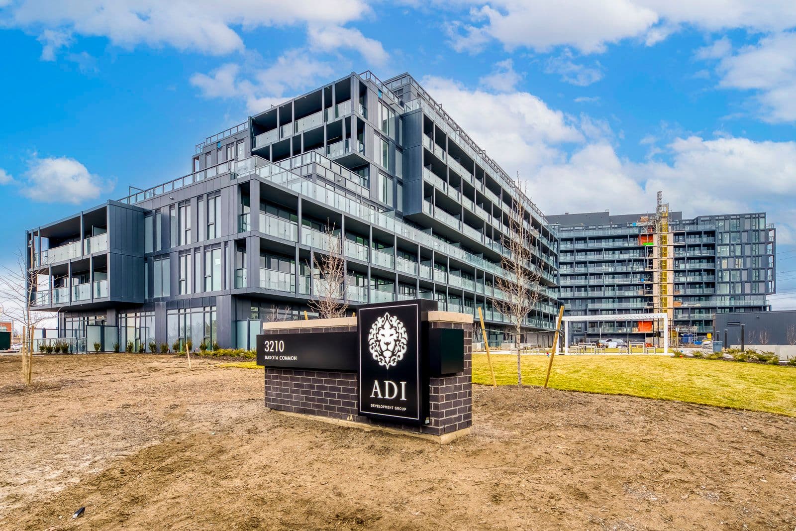 3210 Dakota Common A305, Burlington, ON L7M 2A8