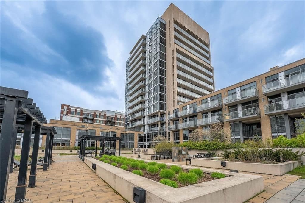 1940 IRONSTONE Drive 705, Burlington, ON L7L 0E4