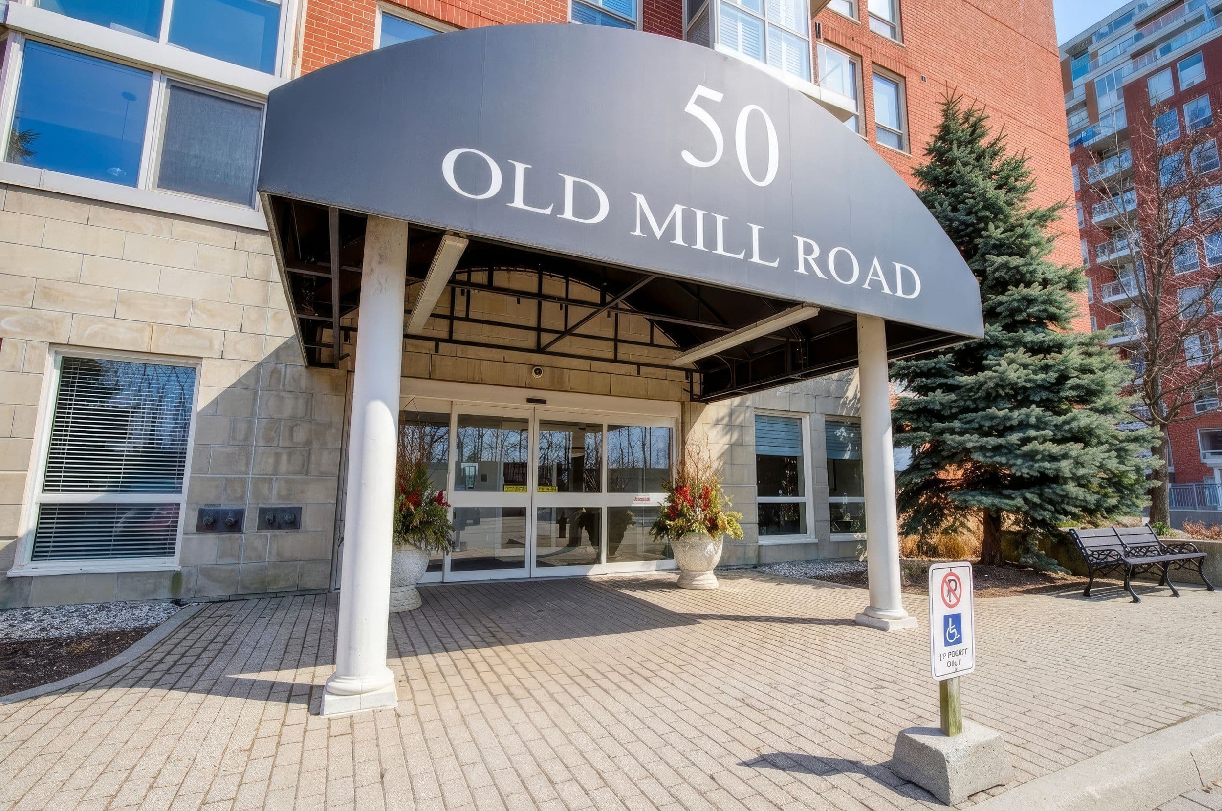 50 Old Mill Road 705, Oakville, ON L6J 7W1
