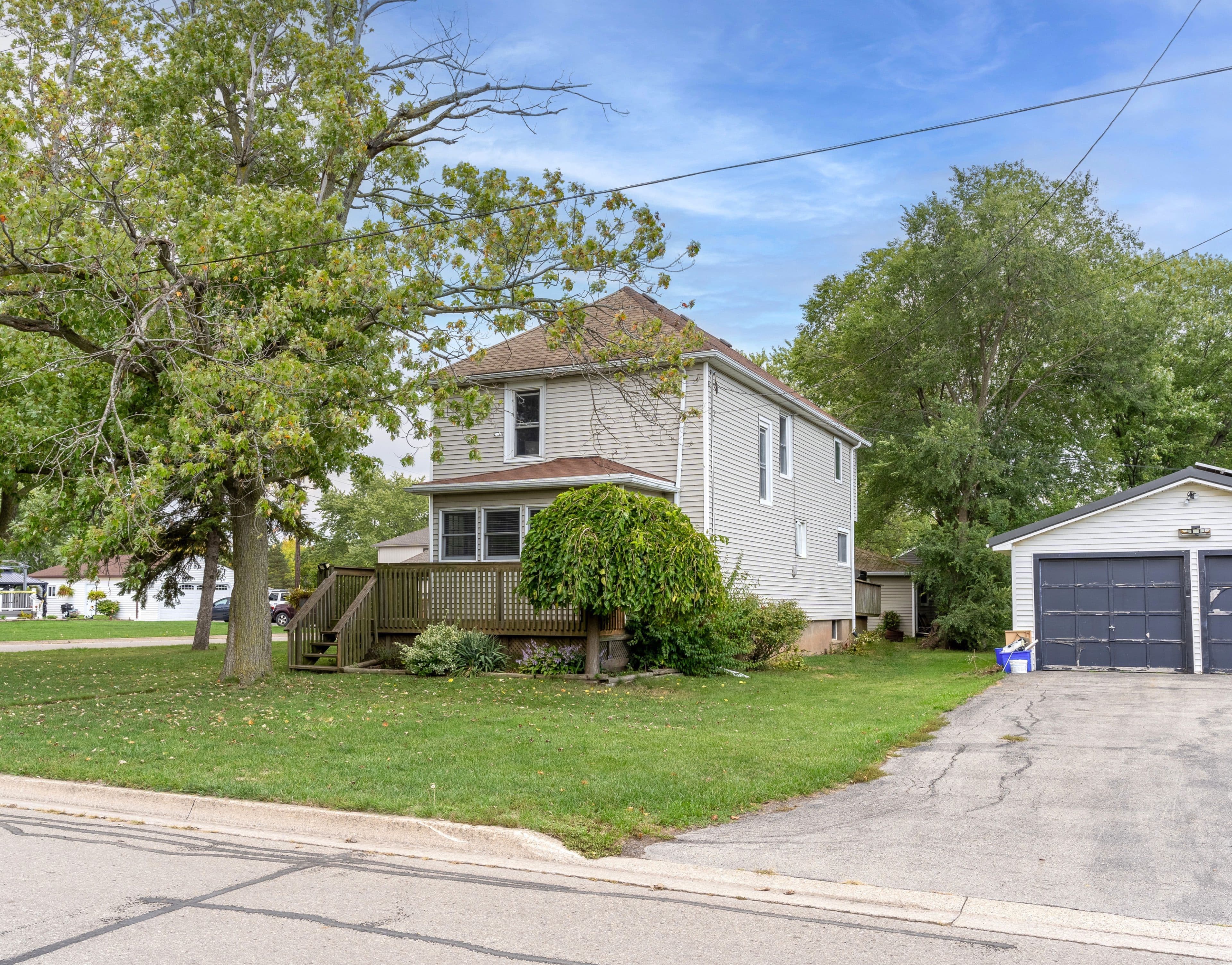 32 Bay Avenue, Welland, ON L3B 3G6