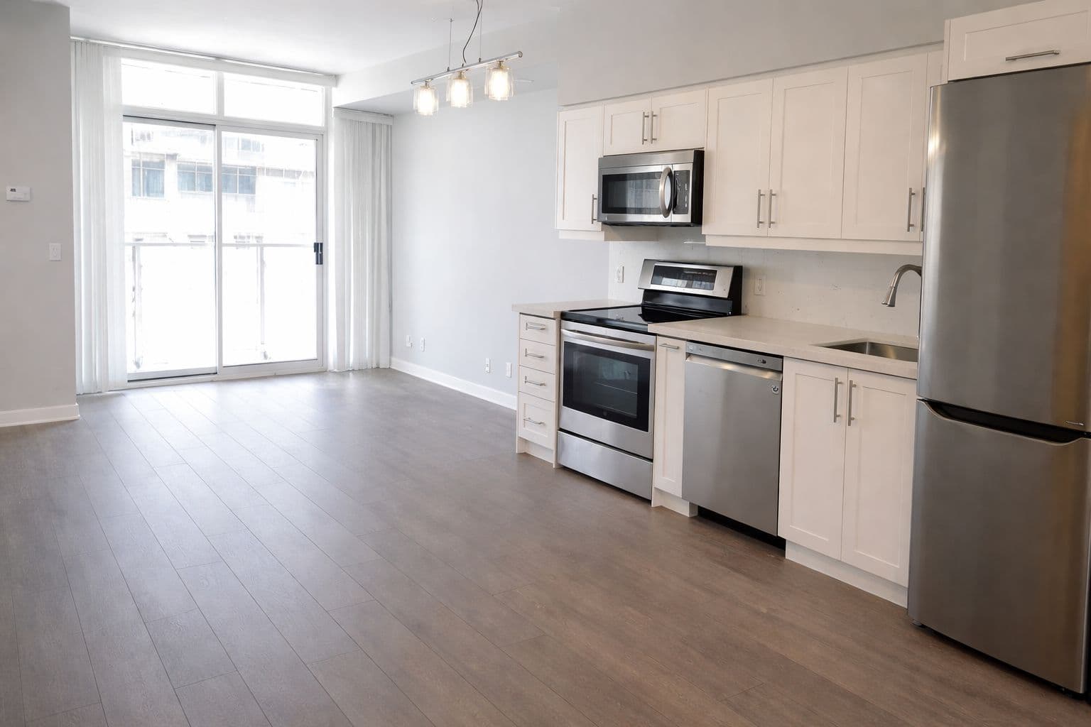 21 Nelson Street 1013, Toronto C01, ON M5V 1T8