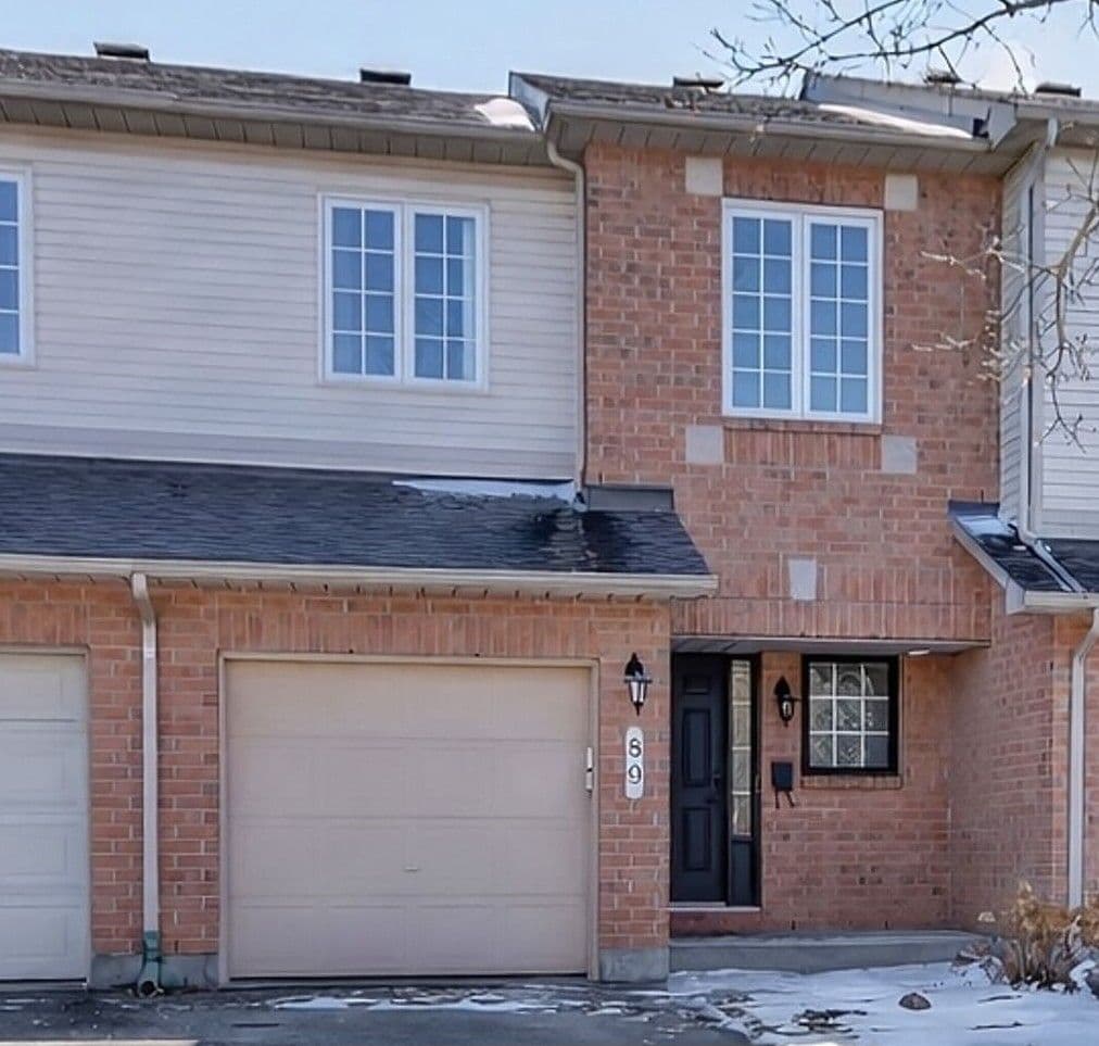 89 Flowertree Crescent N, Kanata, ON K2M 2R7