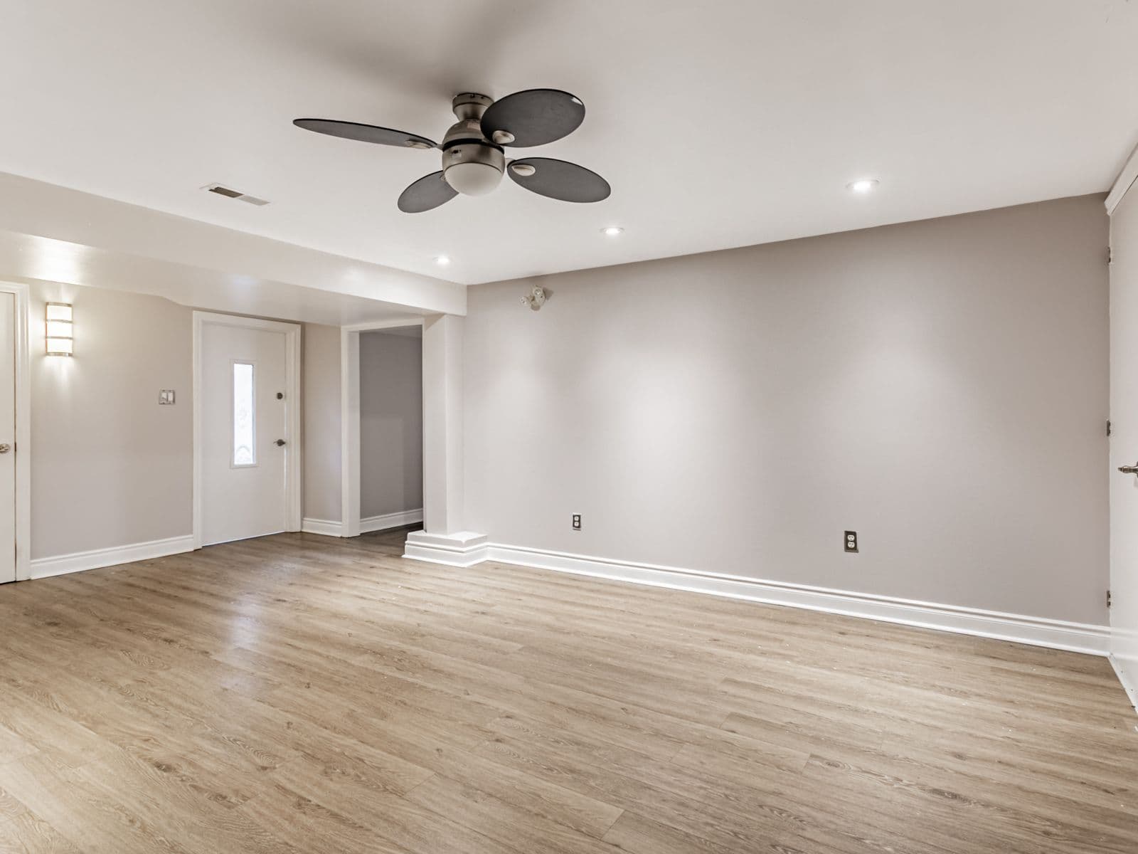 113 Hadrian Drive Lower, Toronto W10, ON M9W 1V8