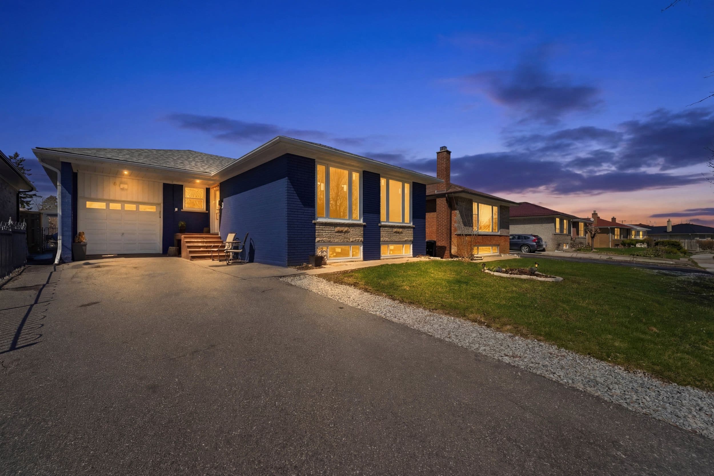 38 Bridesburg Drive, Toronto W09, ON M9R 2K8