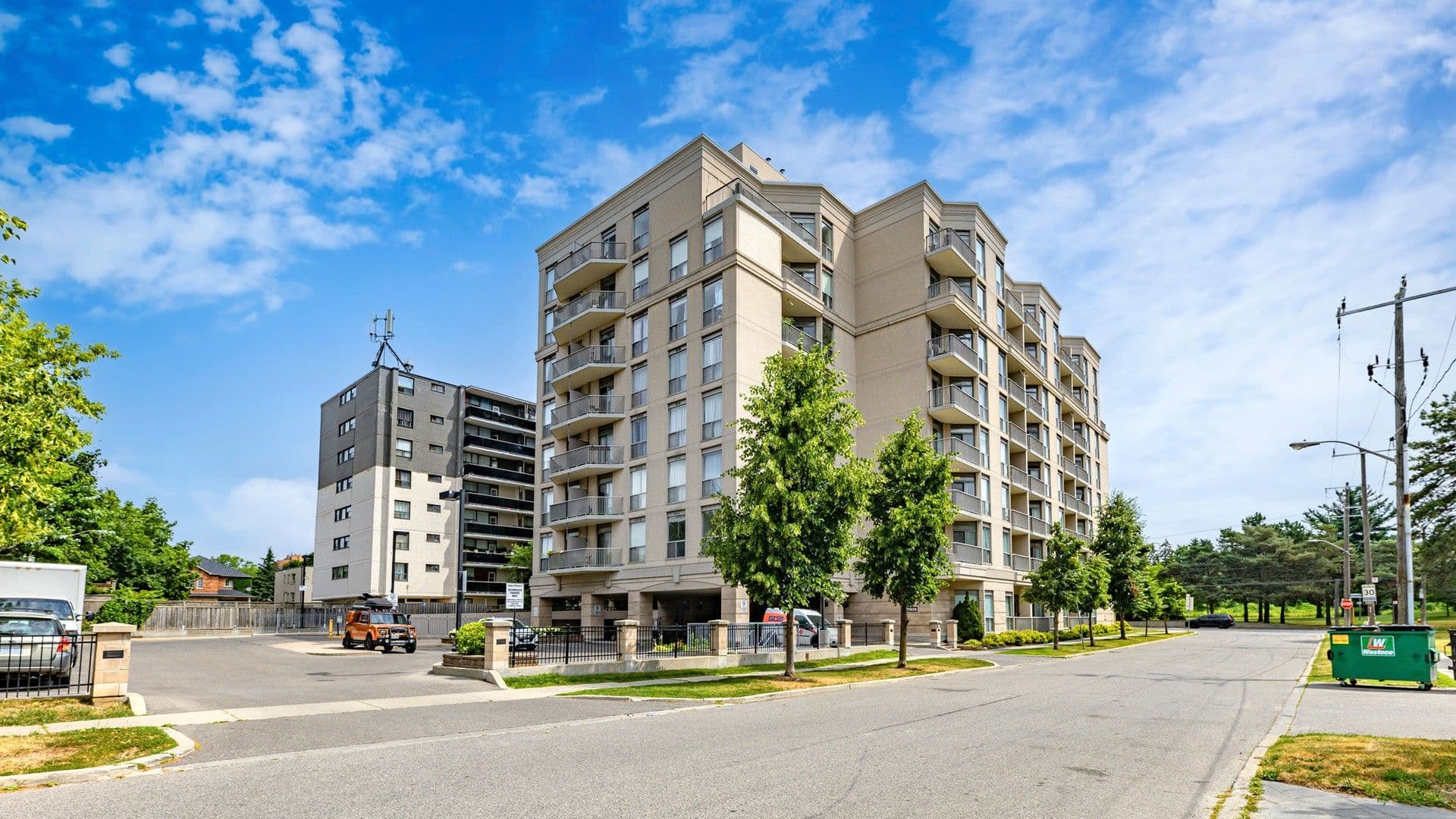 4200 Bathurst Street 707, Toronto C06, ON M3H 6C7