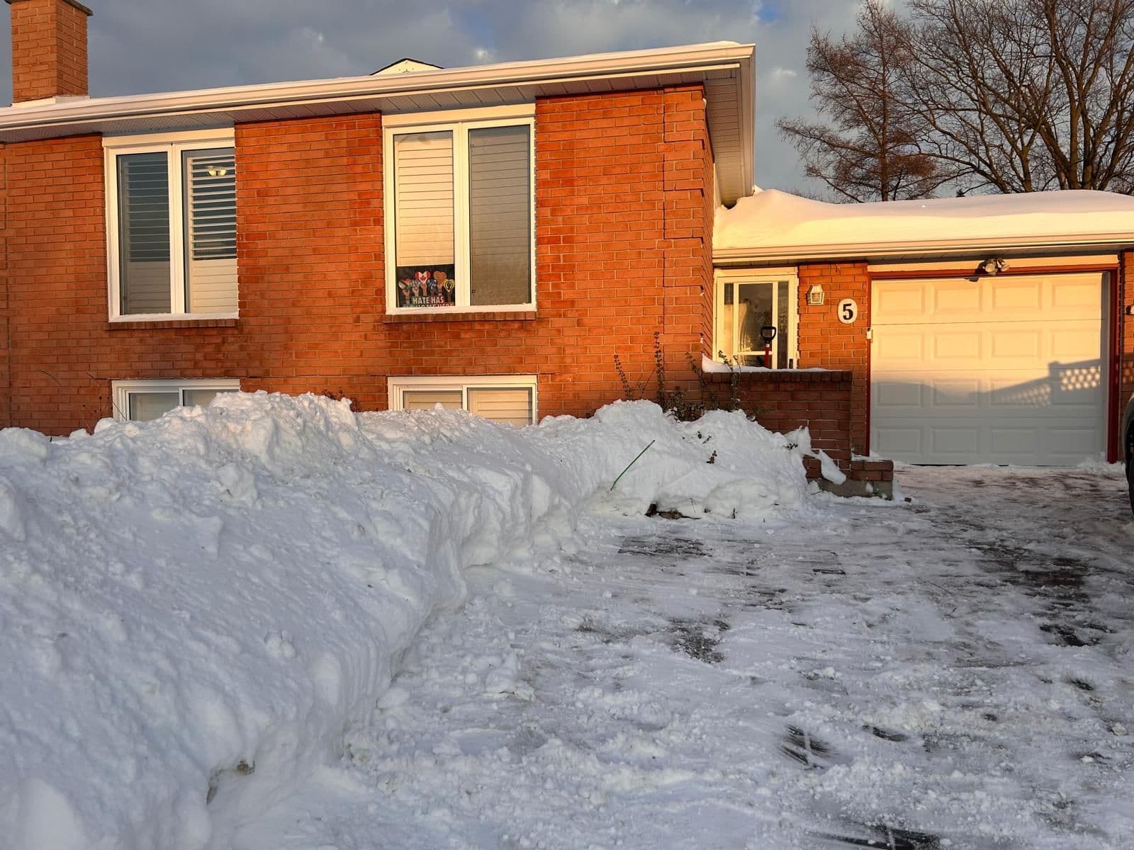 5 Ford Street Upper, Barrie, ON L4N 5X2