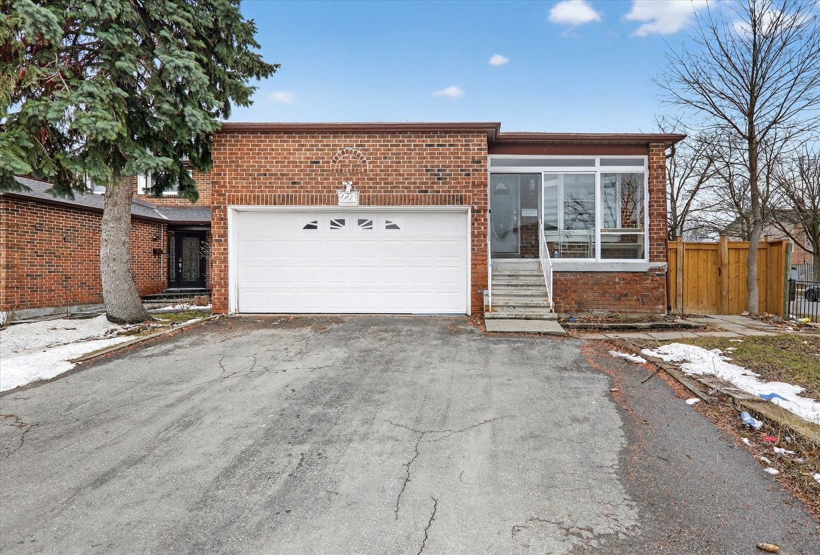 221 Hupfield Trail 3BR Bsmt, Toronto E11, ON M1B 4L8