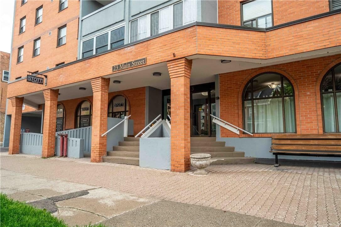 23 Main Street 502, Hamilton, ON L9H 2P7