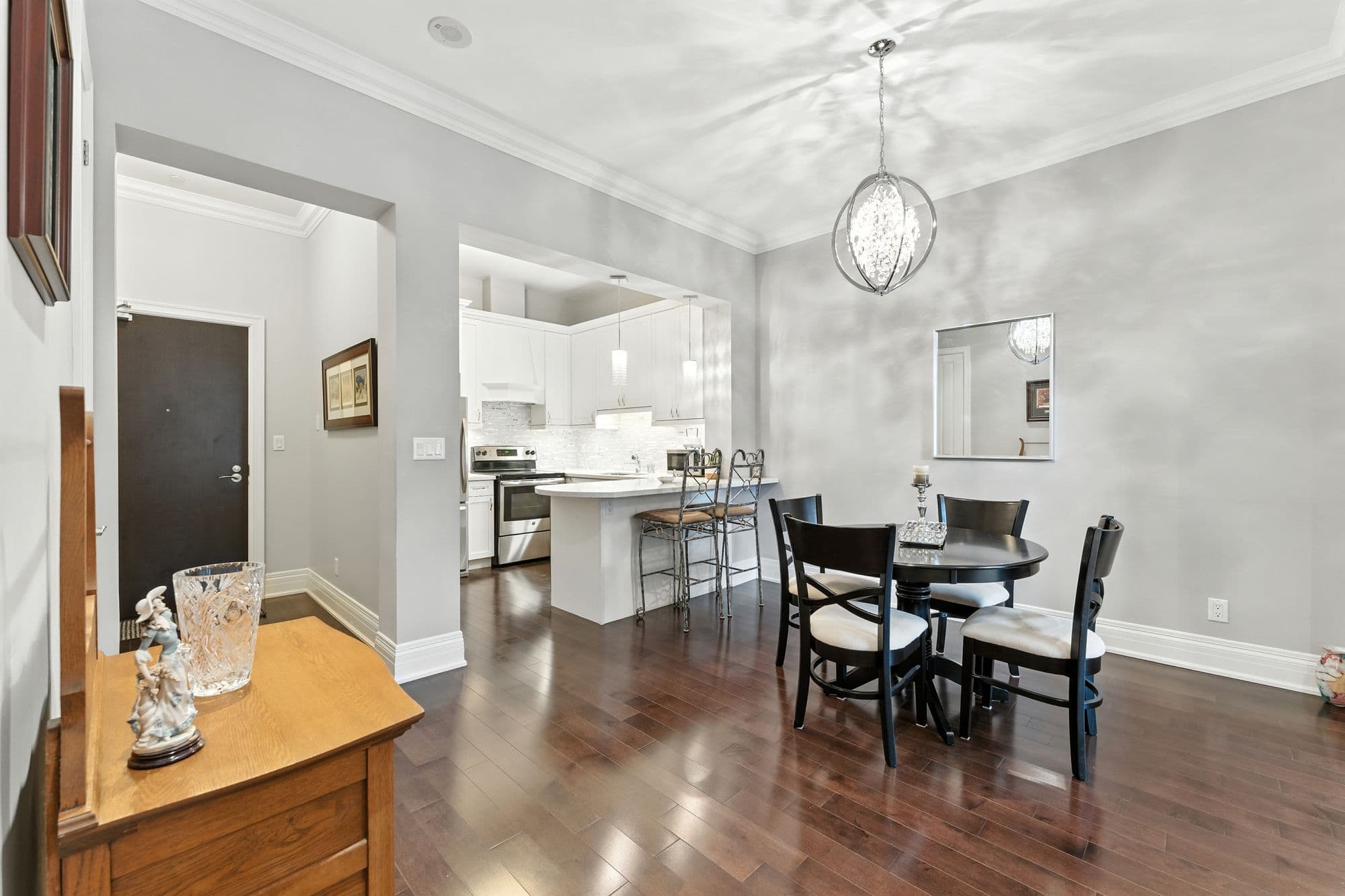 80 Burns Boulevard 101, King, ON L7B 0B3