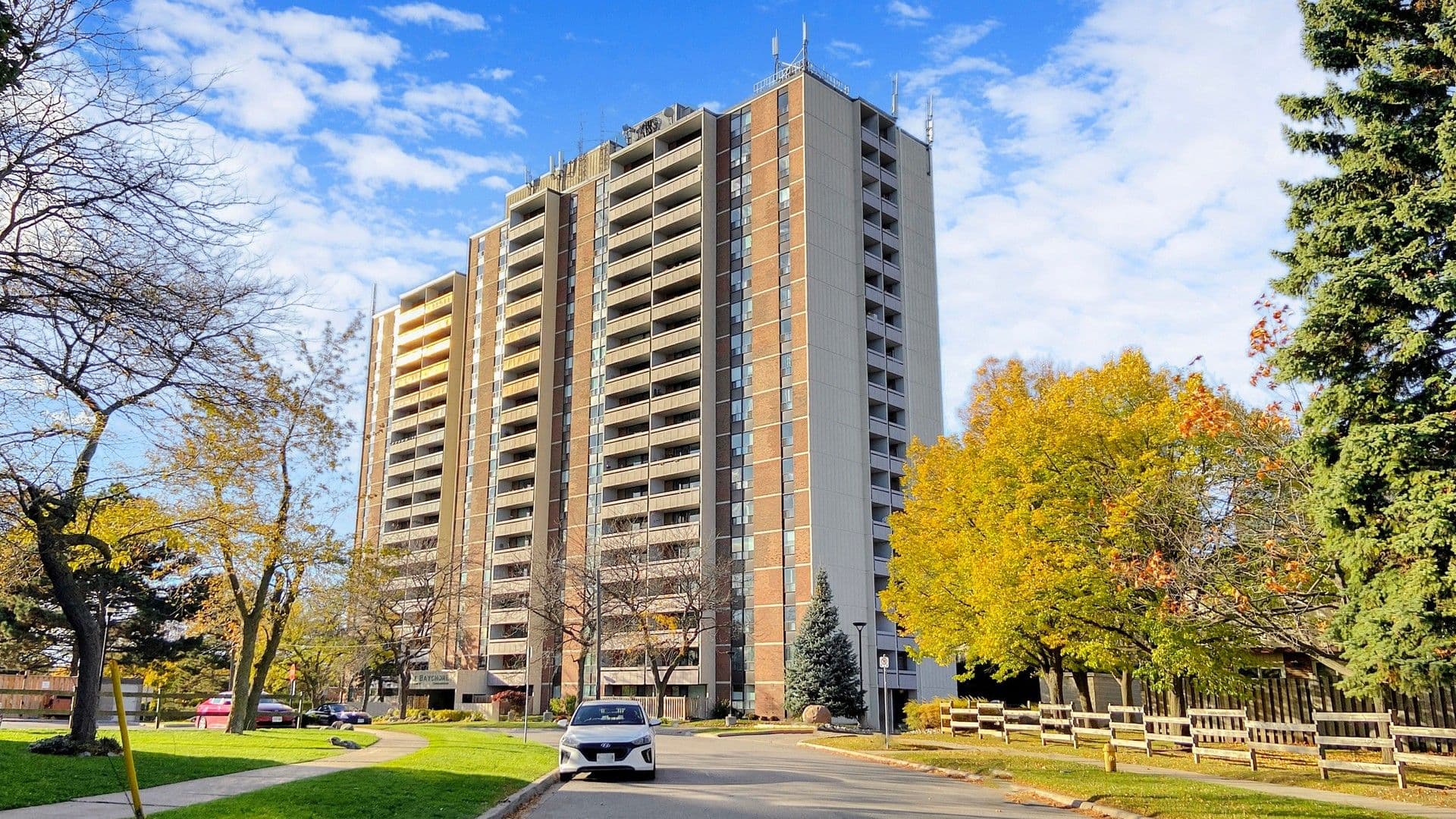 1210 Radom Street 509, Pickering, ON L1W 2Z3