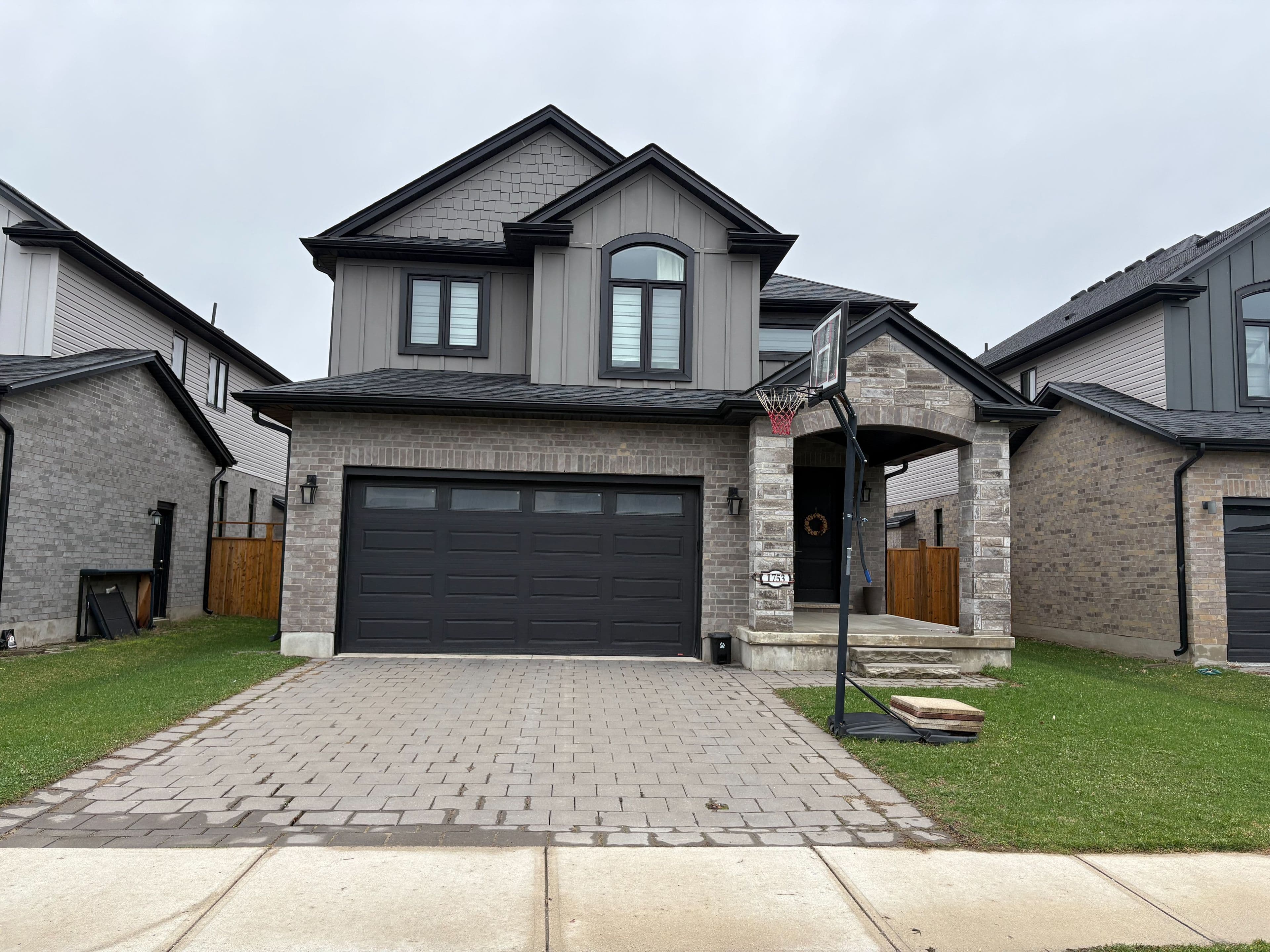 1753 Brayford Avenue, London South, ON N6K 0H4