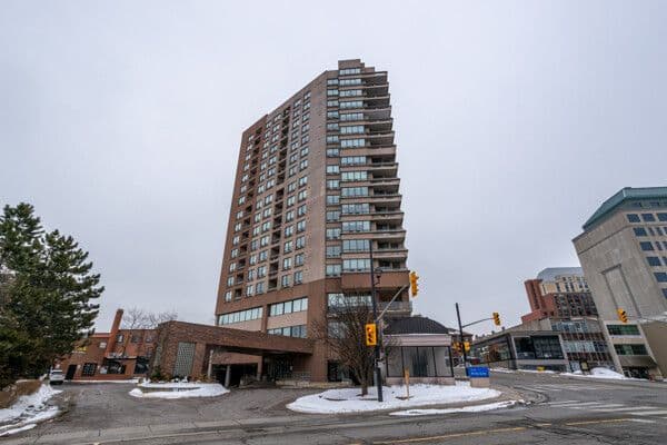 1 Belvedere Court 405, Brampton, ON L6V 4M6